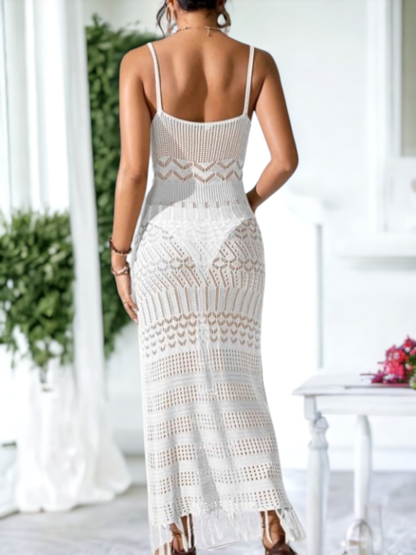 Vestido playero de verano de punto con tirantes y escote en V sin mangas