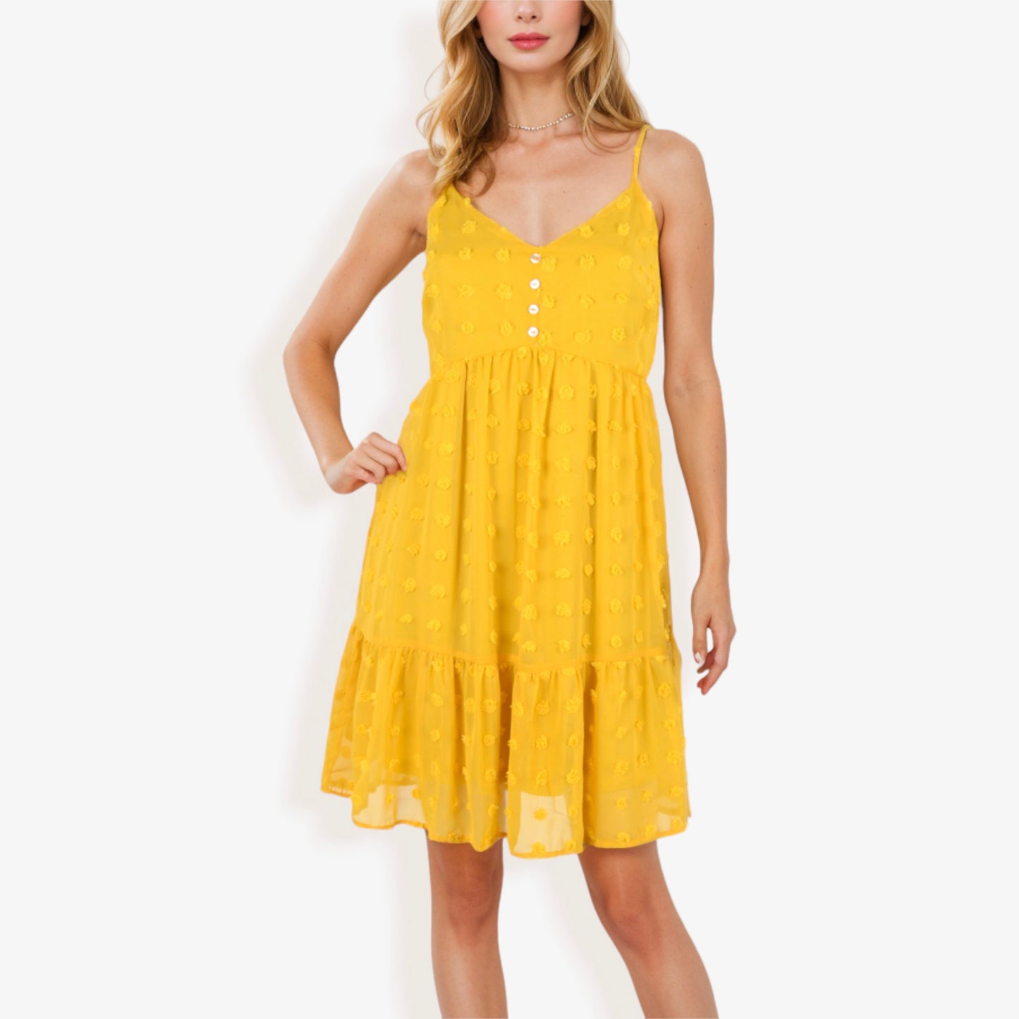 Vestido de verano con volantes y lunares