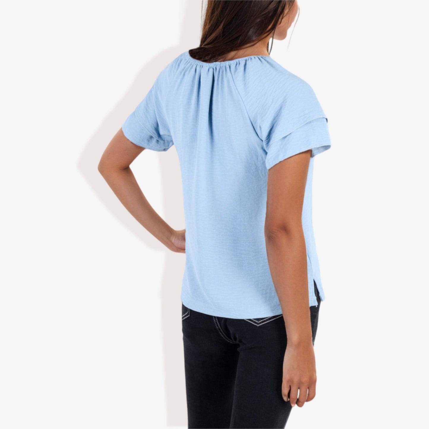 Blusa informal de mujer con escote en V y manga corta con fruncido