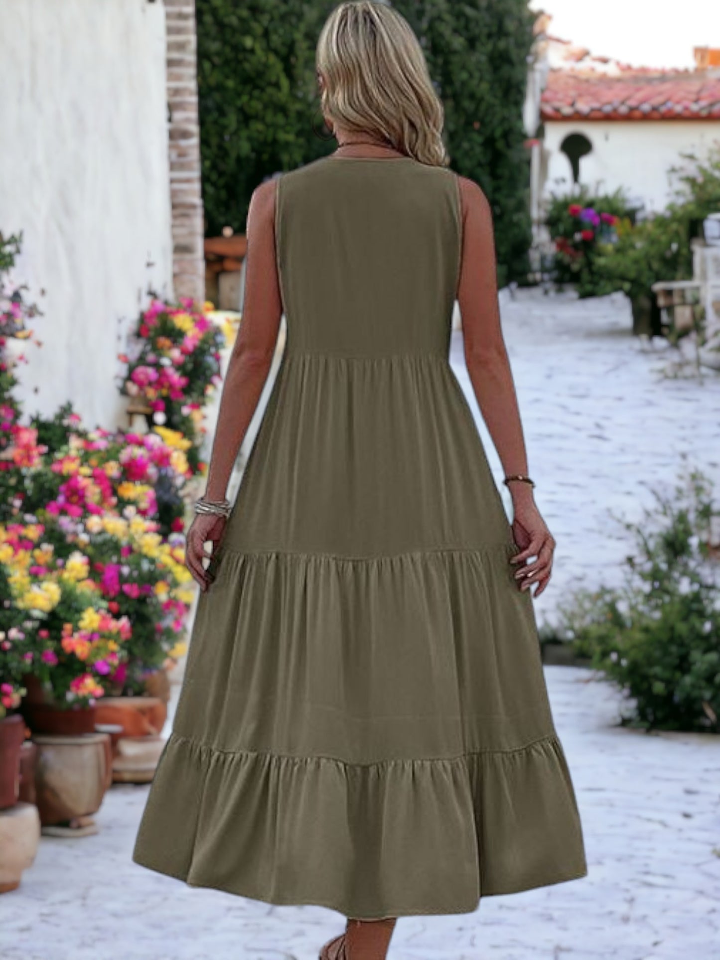 Vestido midi bohemio con volantes, cuello en V y botones detallados para mujer