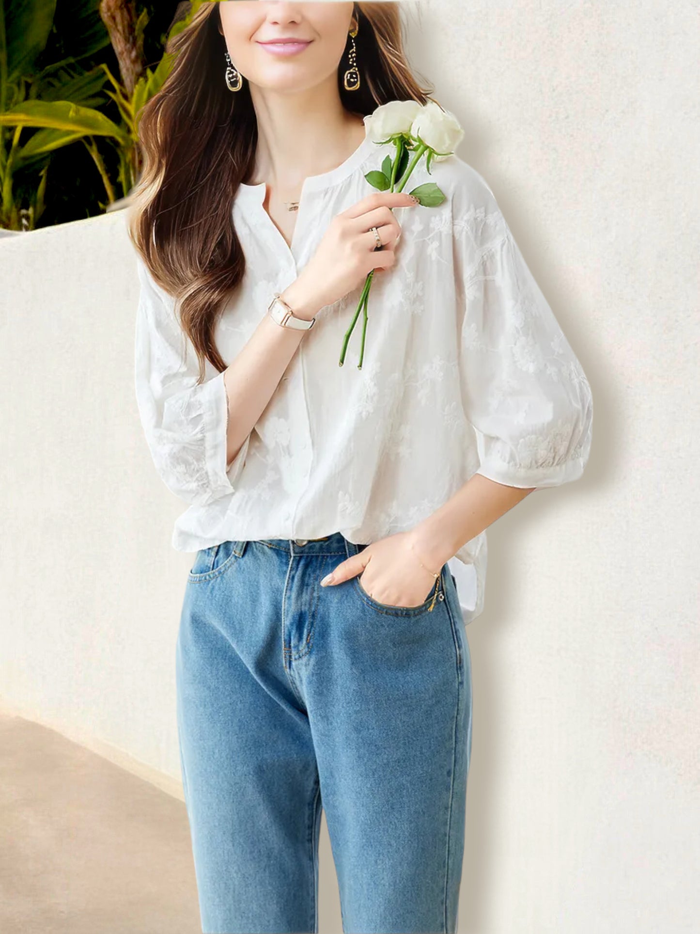Blusa ligera con botones y sutil bordado floral para mujer de Anna-Kaci