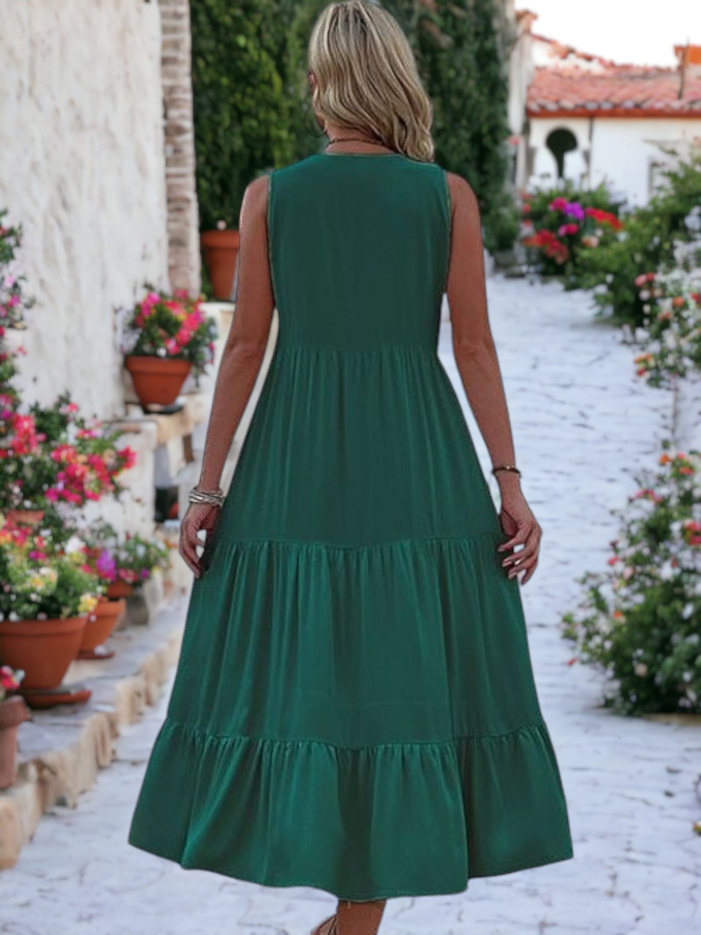 Vestido midi bohemio con volantes, cuello en V y botones detallados para mujer