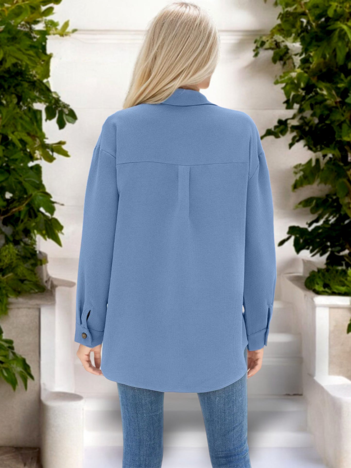 Camisa de mujer de gran tamaño con botones y detalle plisado
