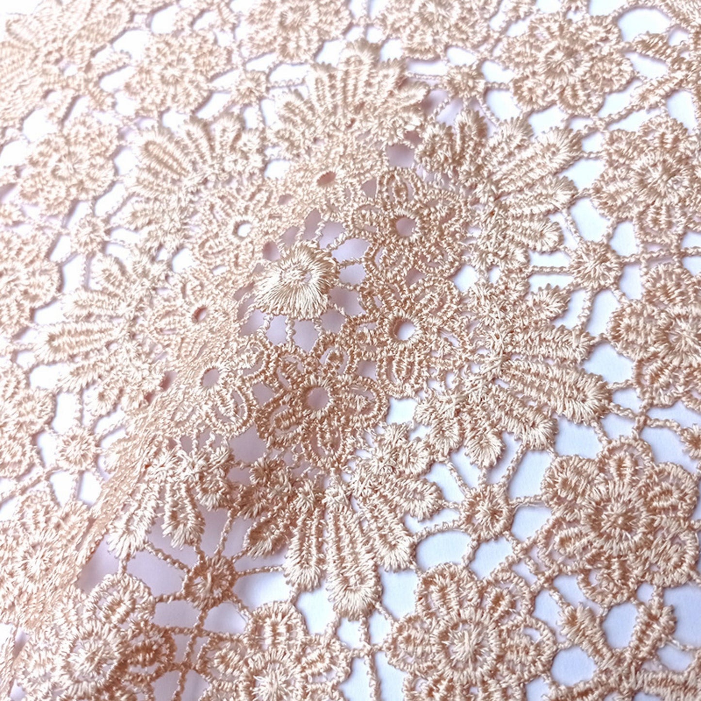 Anna-Kaci Round Lace Floral Placemat with Intricate Embroidered Detailing