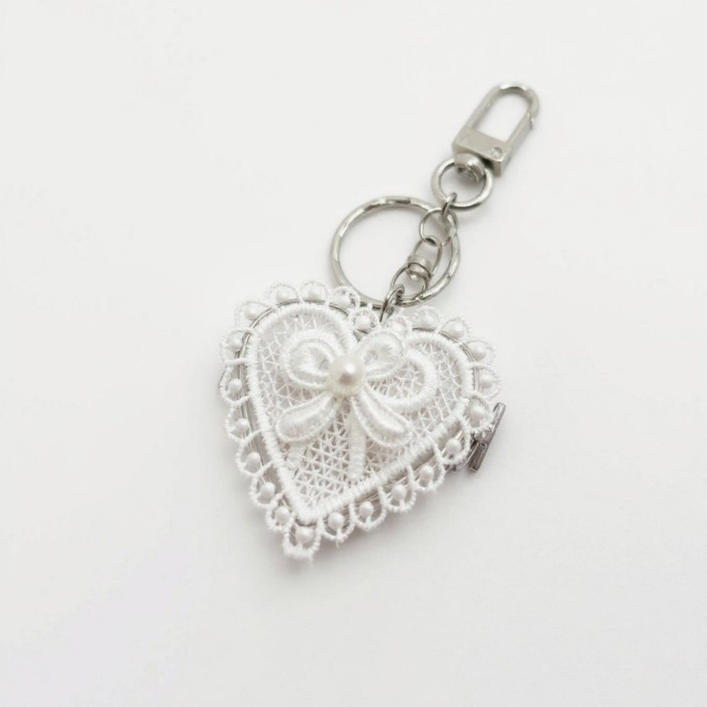 Anna-Kaci Lace Heart Charm Keychain with Pearl Bow Accent