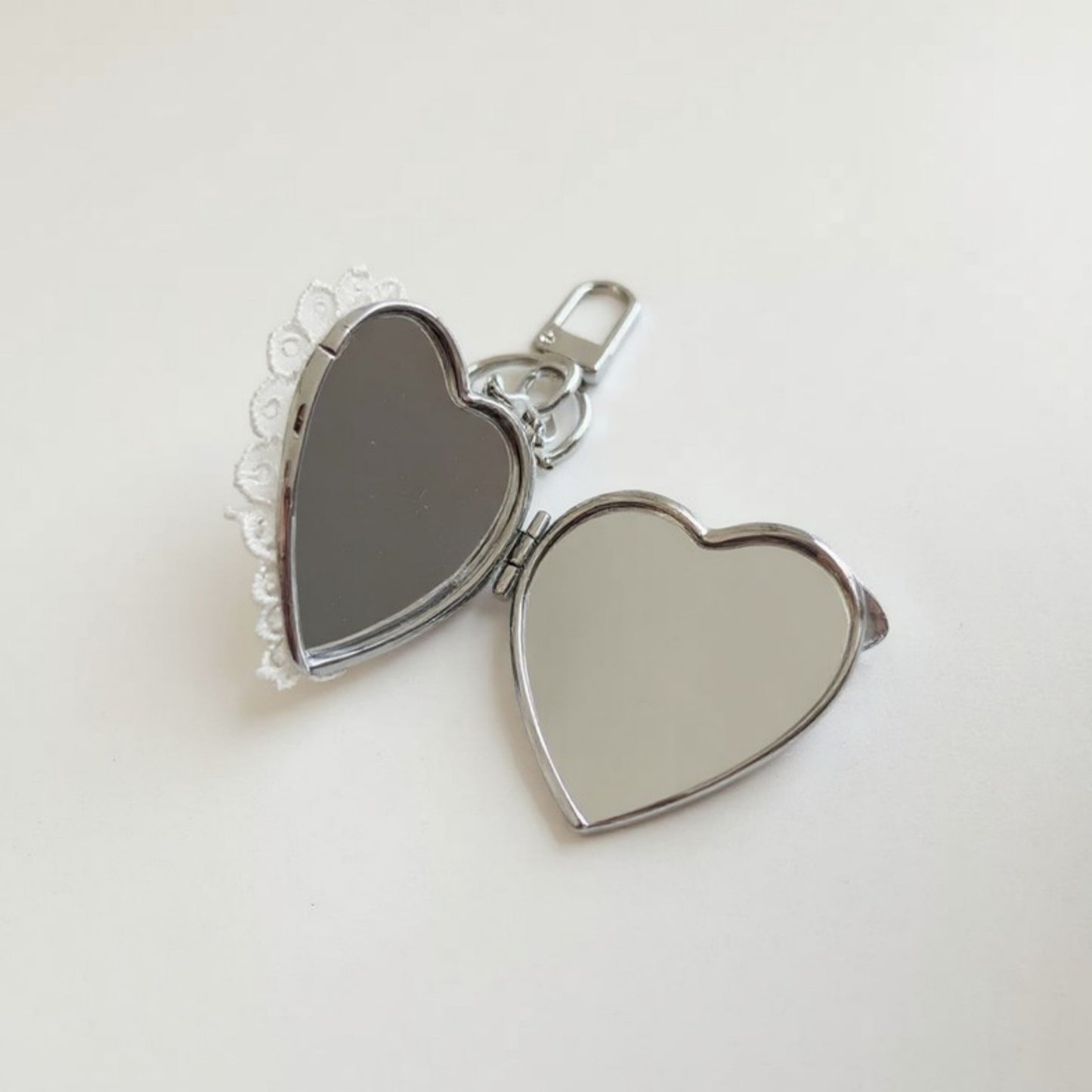 Anna-Kaci Lace Heart Charm Keychain with Pearl Bow Accent