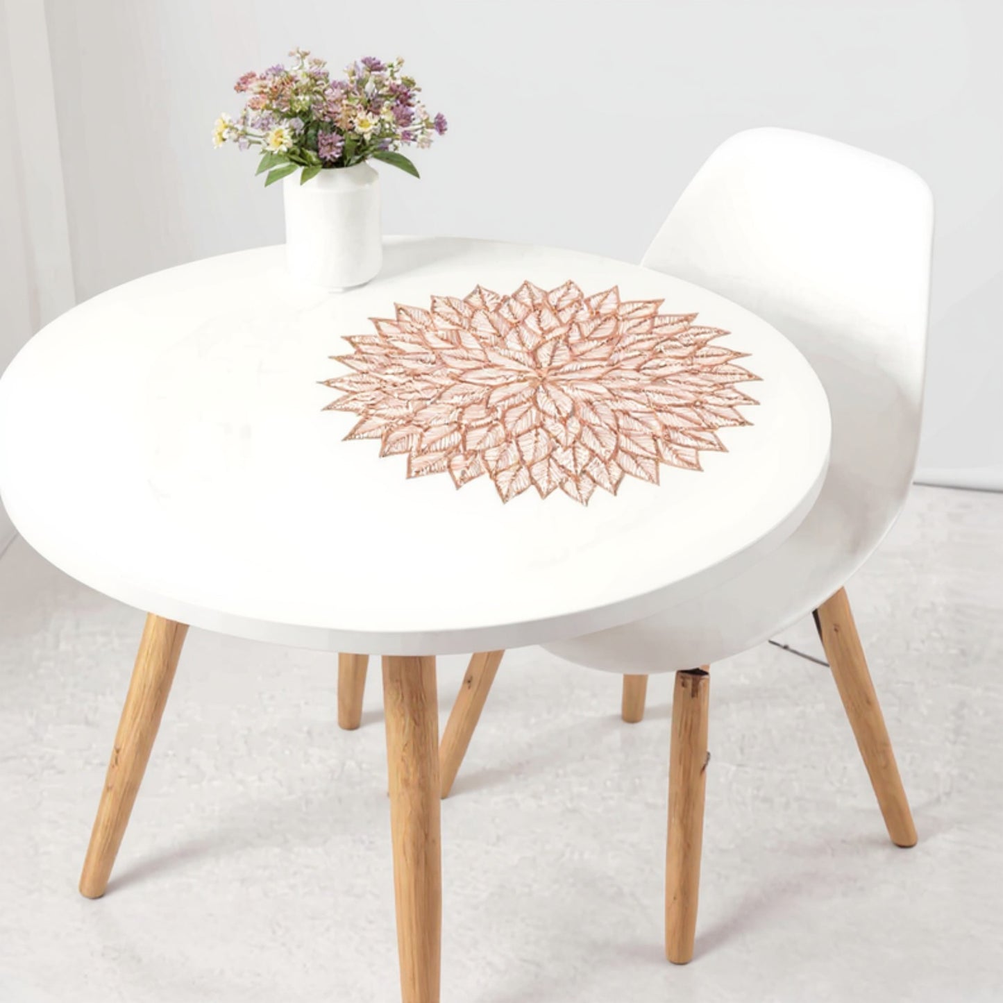 Anna-Kaci 4-Piece Round Leaf Pattern Placemat with Cutout Design