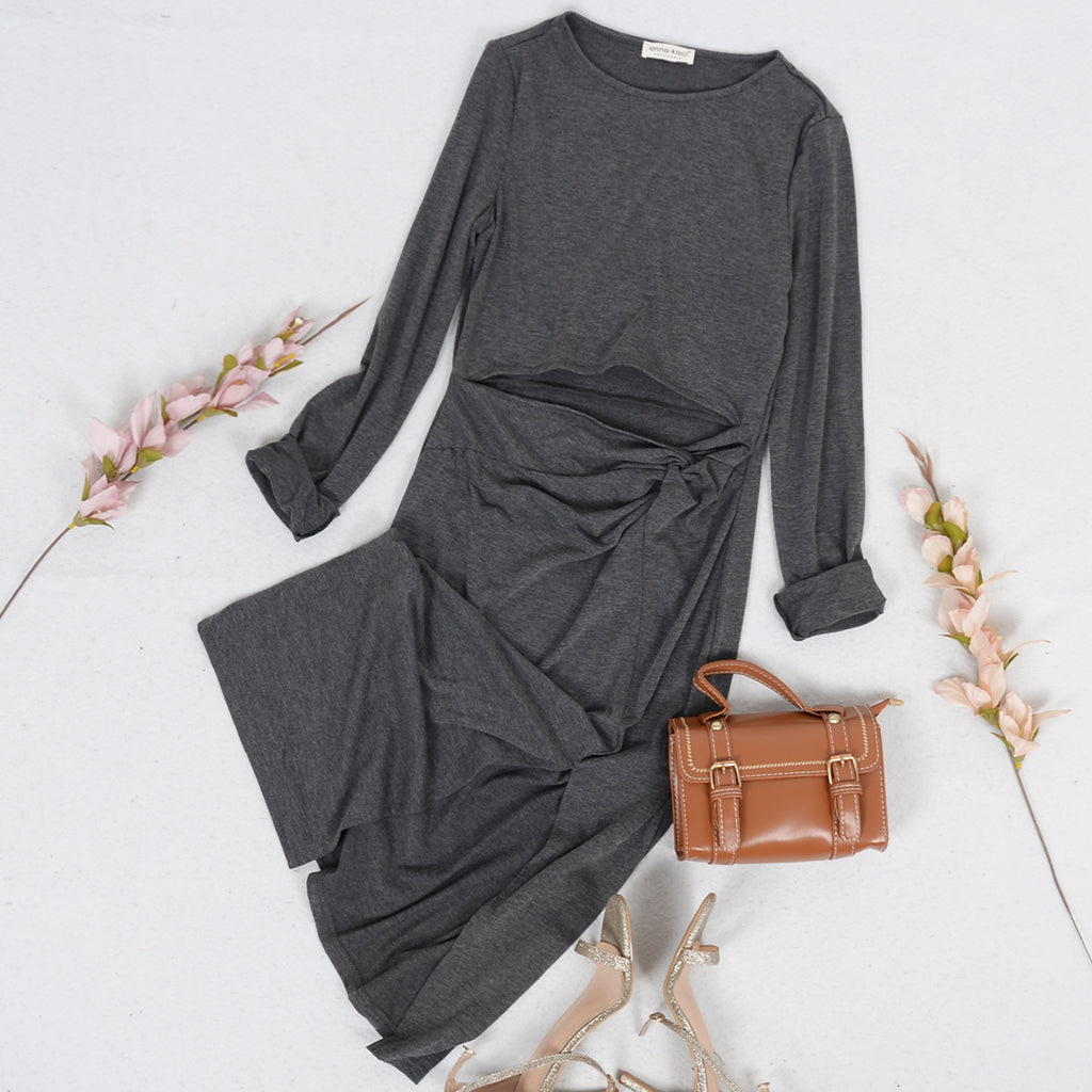 Vestido liso con abertura en la parte delantera