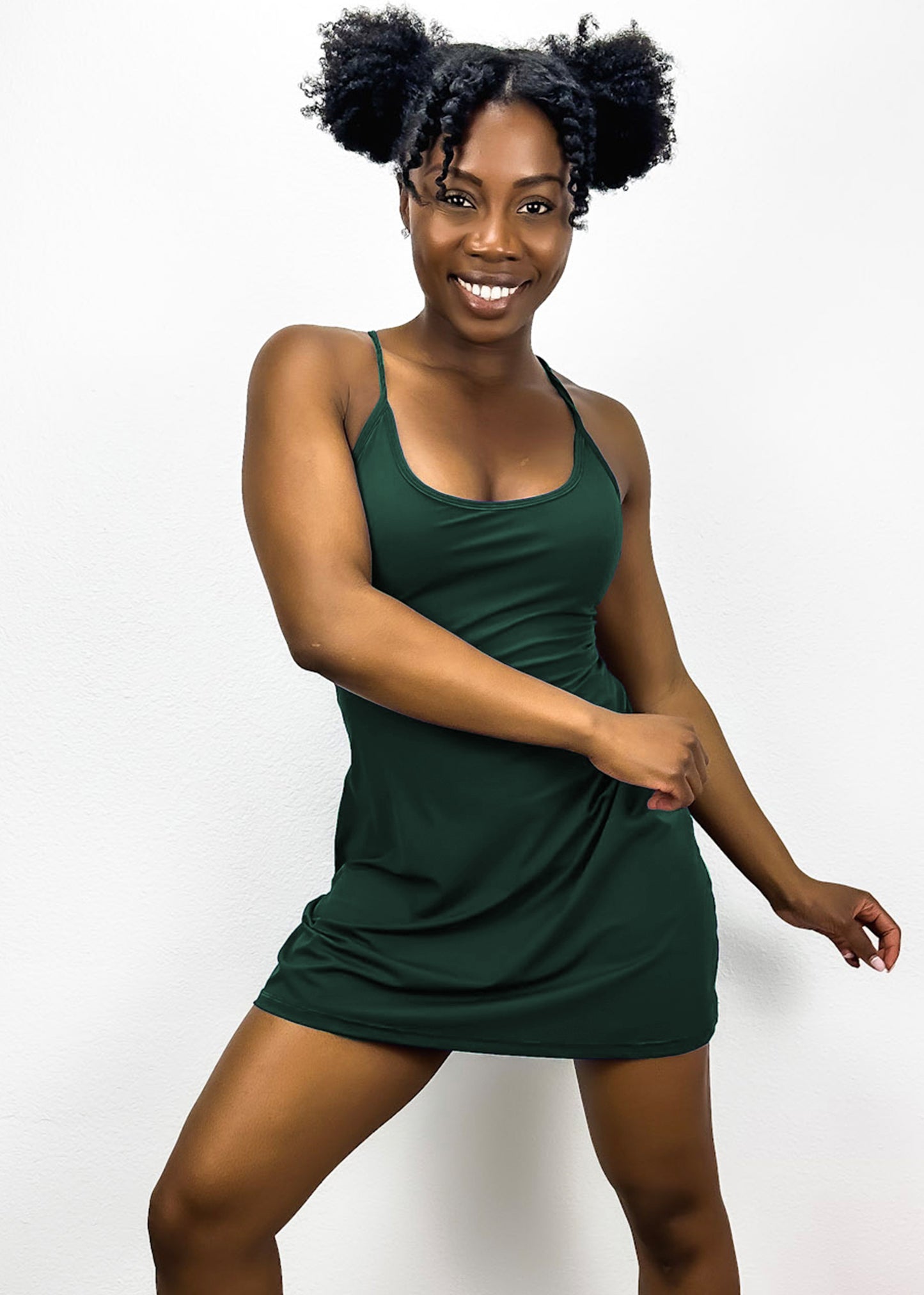 Minivestido deportivo con espalda cruzada