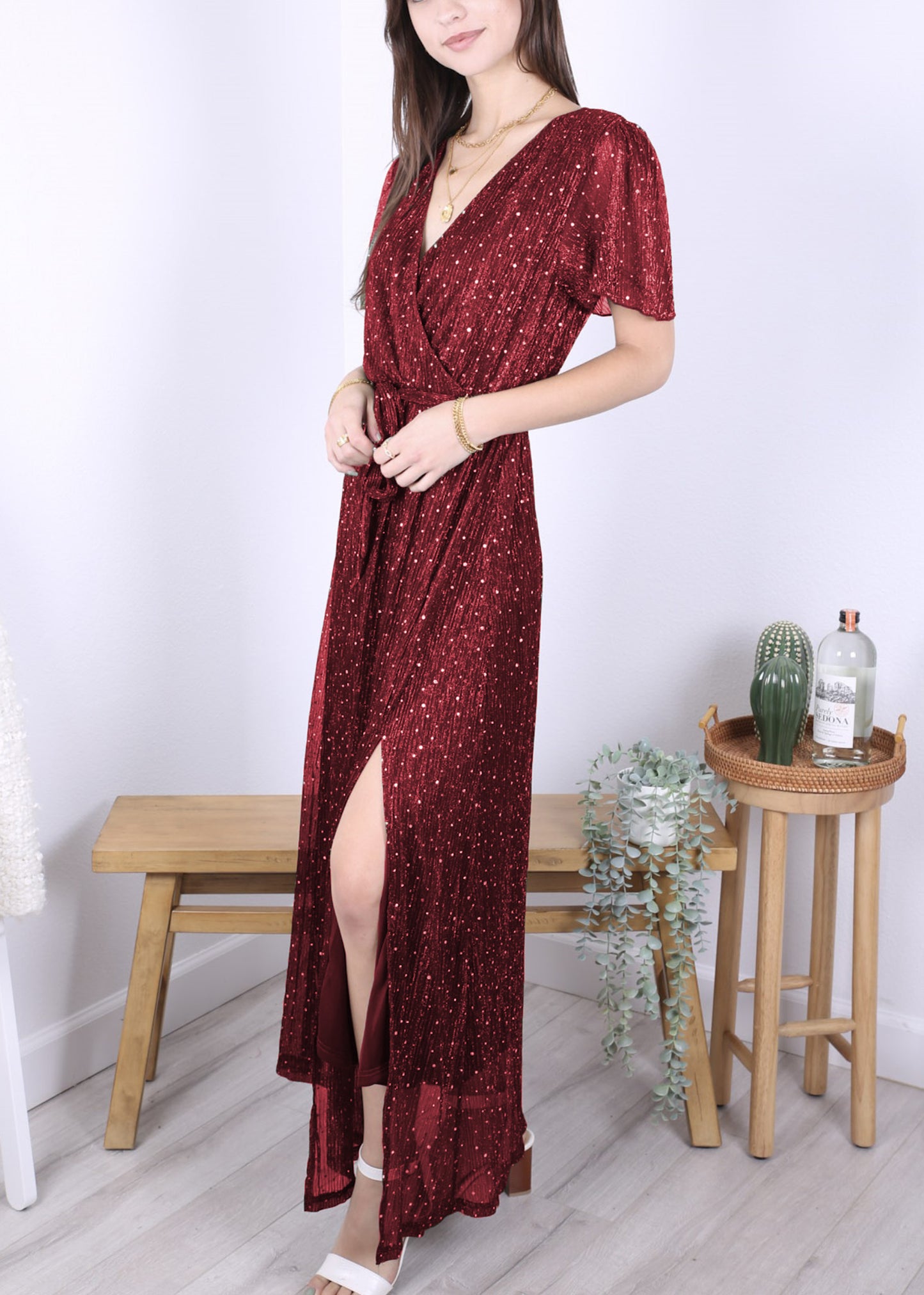 Vestido de lunares con detalles transparentes