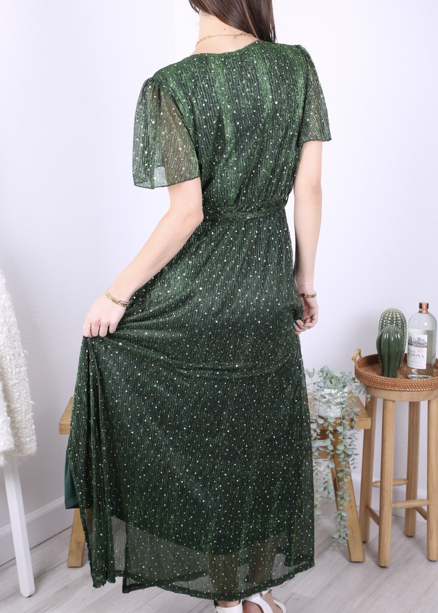 Vestido de lunares con detalles transparentes