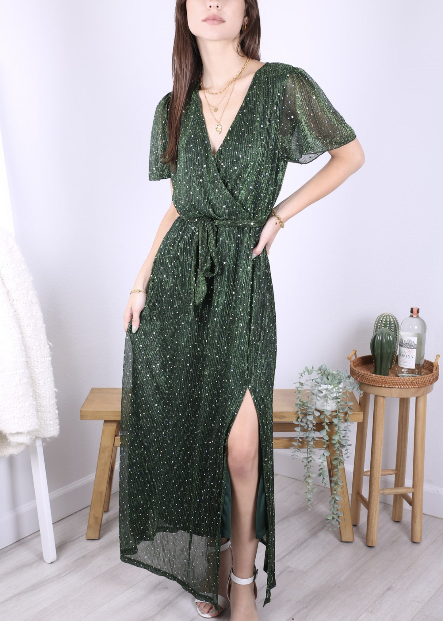 Vestido de lunares con detalles transparentes