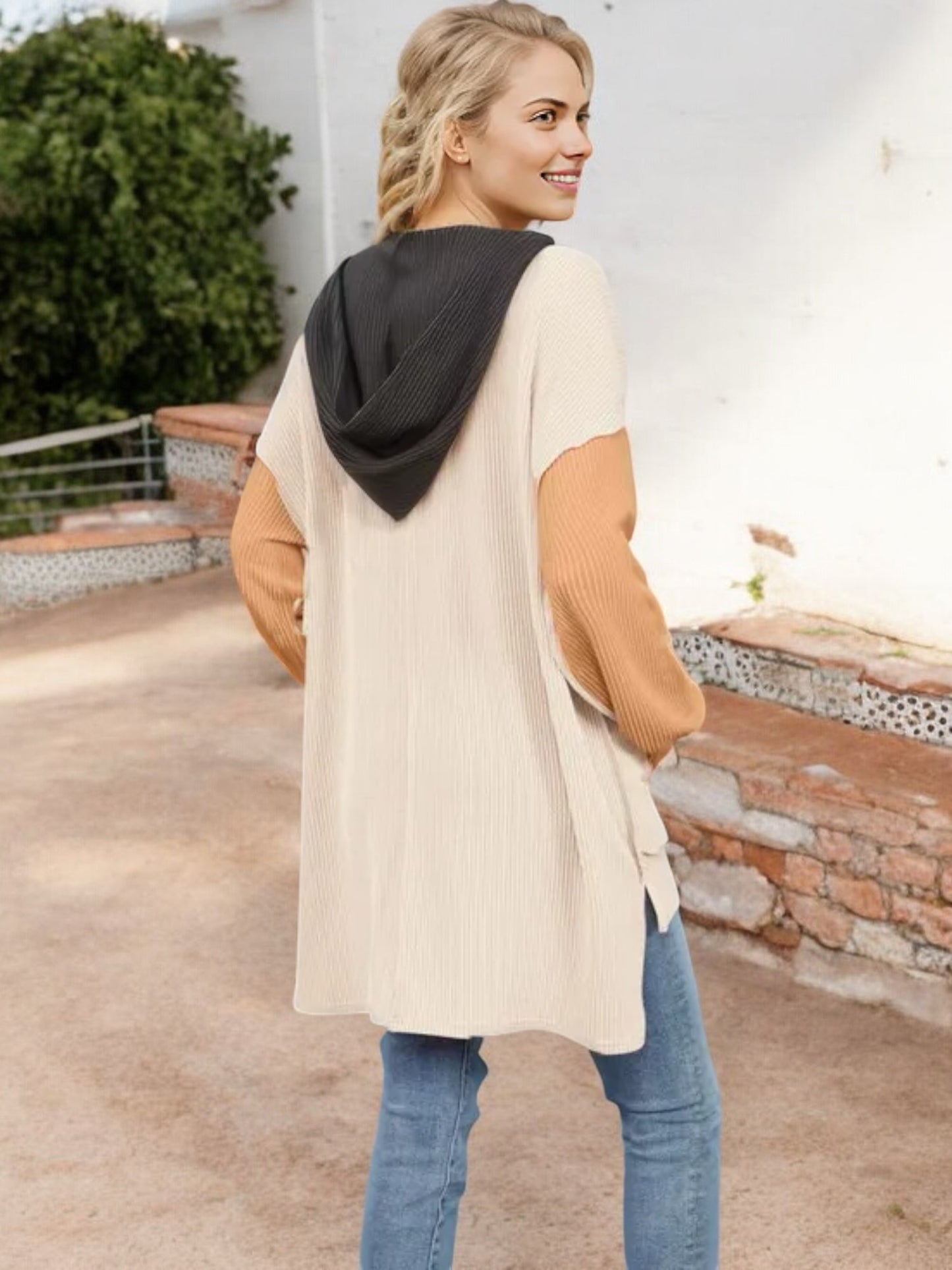 Color Block V-Neck Sweater with Long Sleeves and Front Pocket