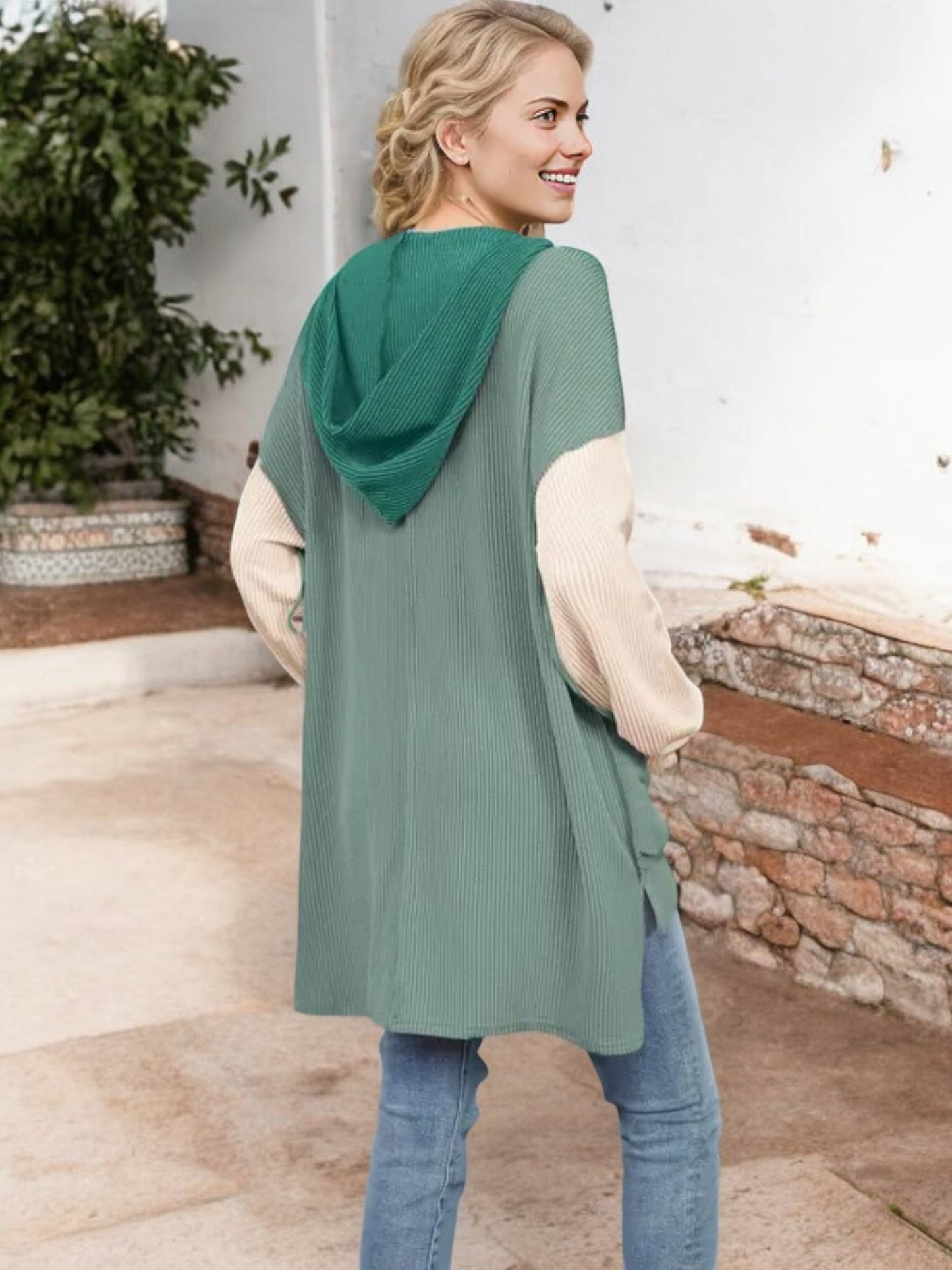 Color Block V-Neck Sweater with Long Sleeves and Front Pocket