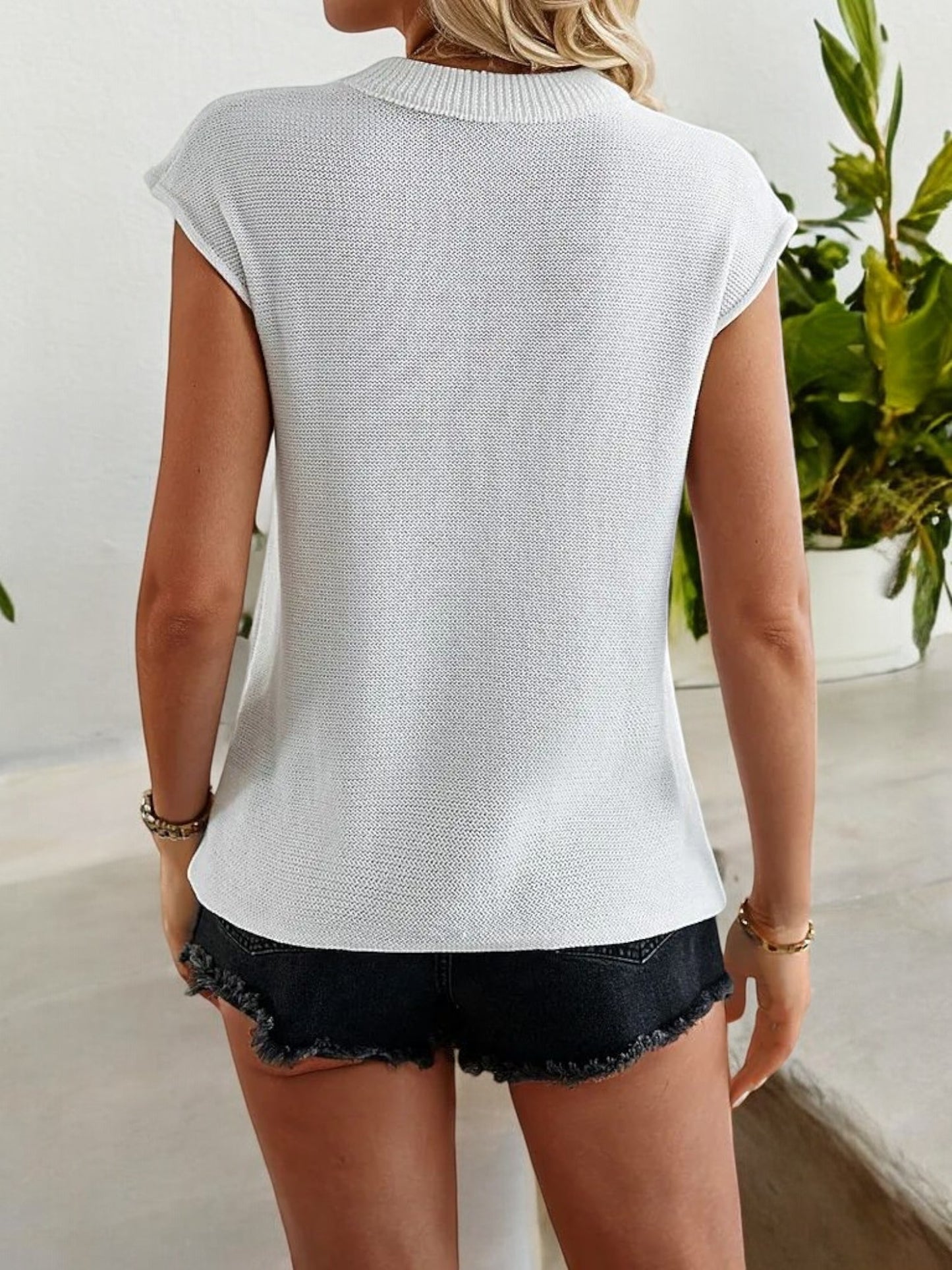 Sleeveless Knit Top with American Flag Graphic and Ribbed Trim