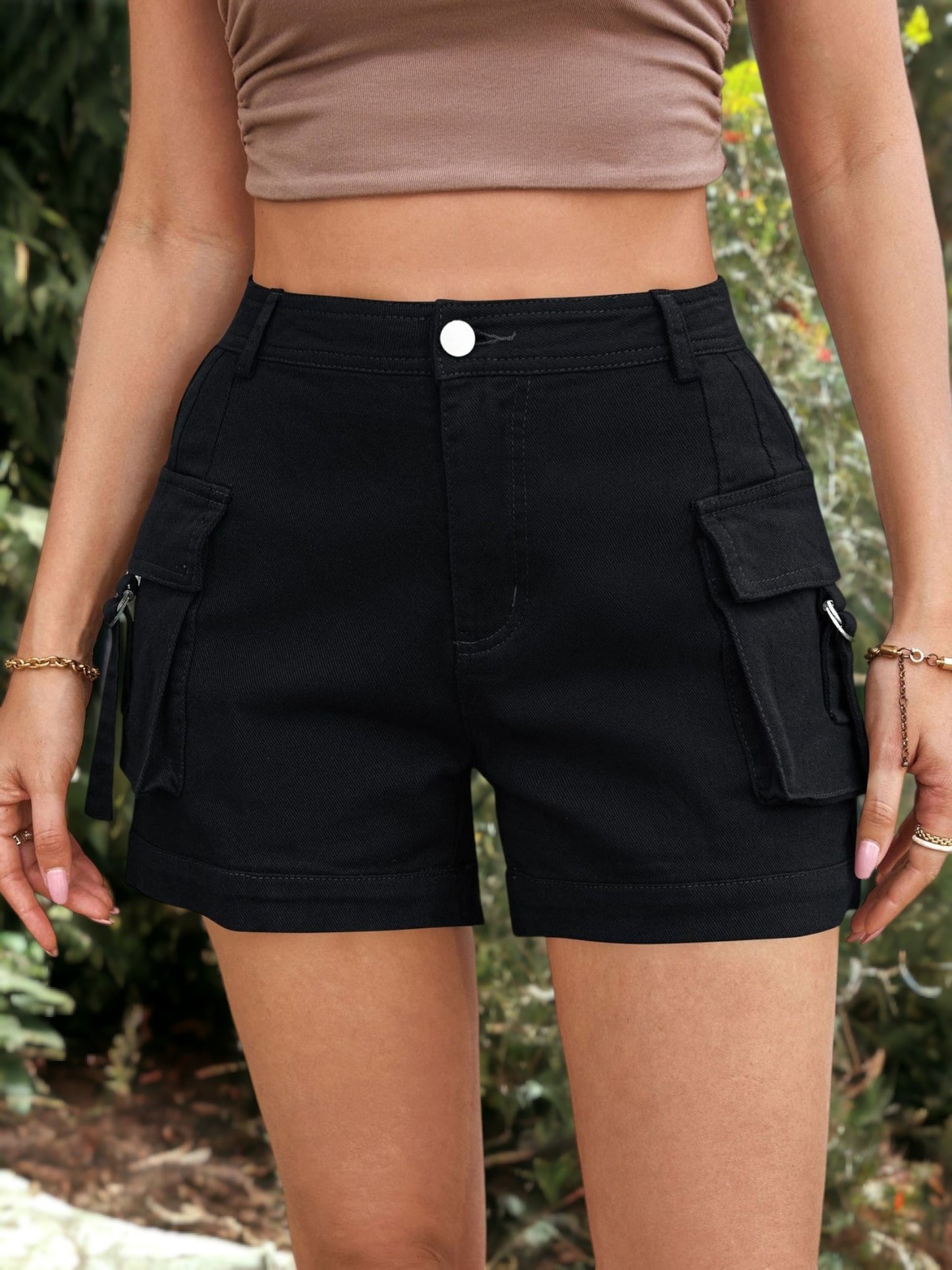 Pantalones cortos cargo informales con cintura alta y bolsillos laterales detallados para mujer