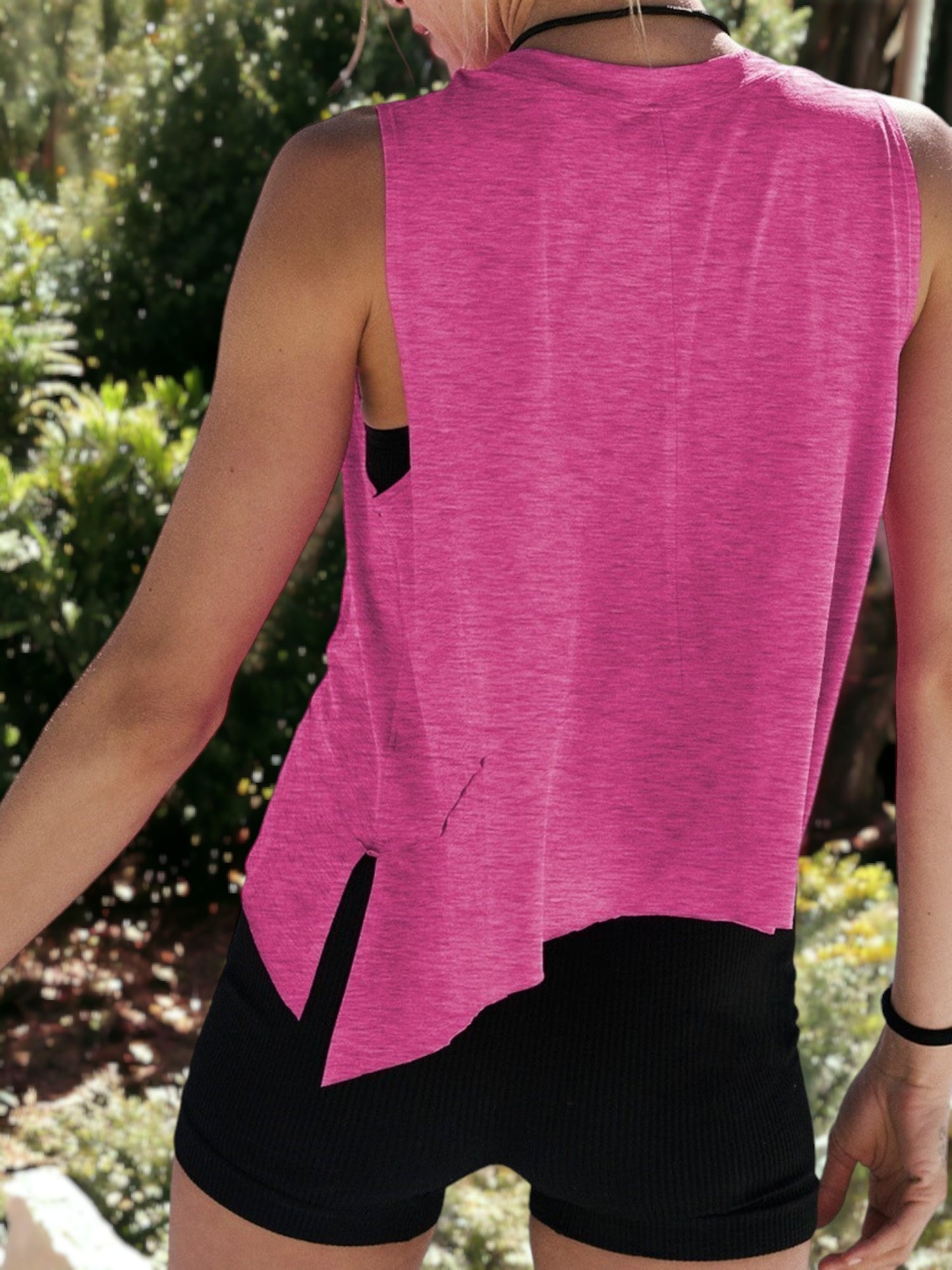 Relaxed Sleeveless Side Slit Workout Tank Top