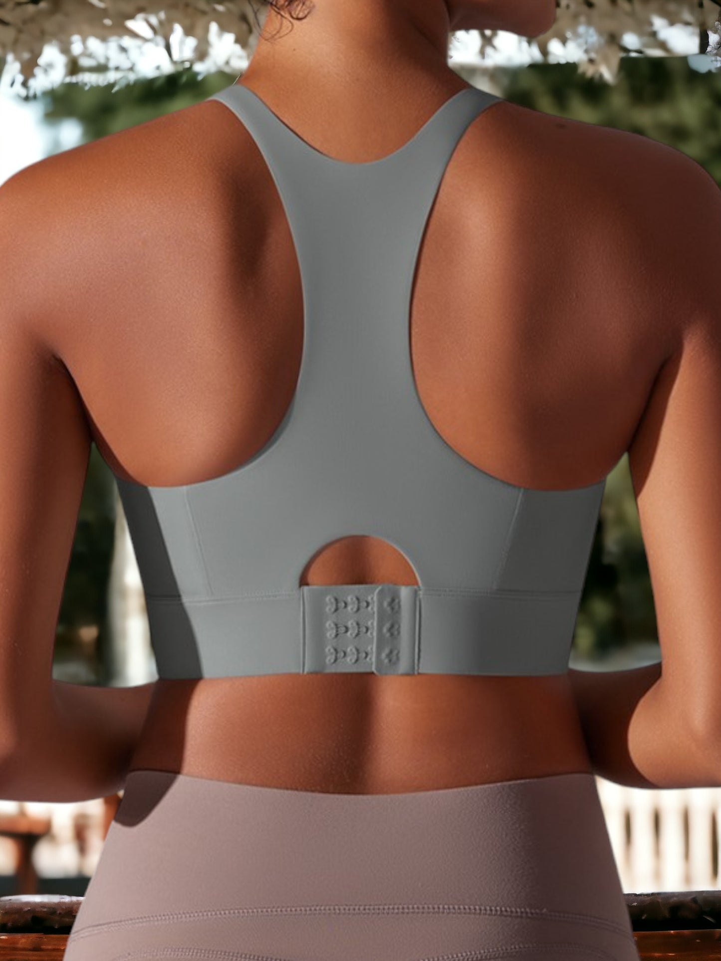 Sujetador deportivo sin costuras con escote en U y espalda cruzada