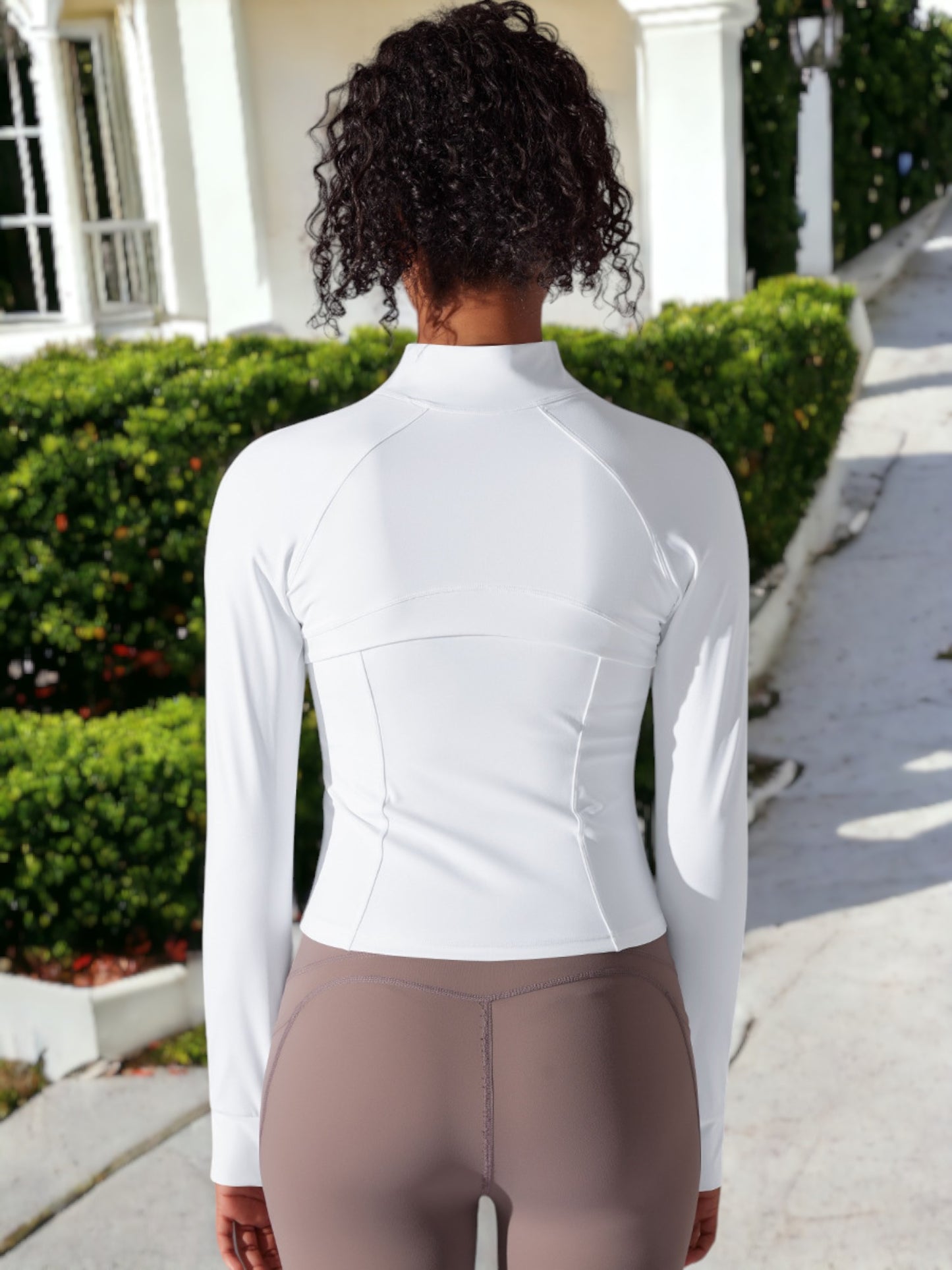 Breathable Stand Up Collar Long Sleeved Zippered Sports Top