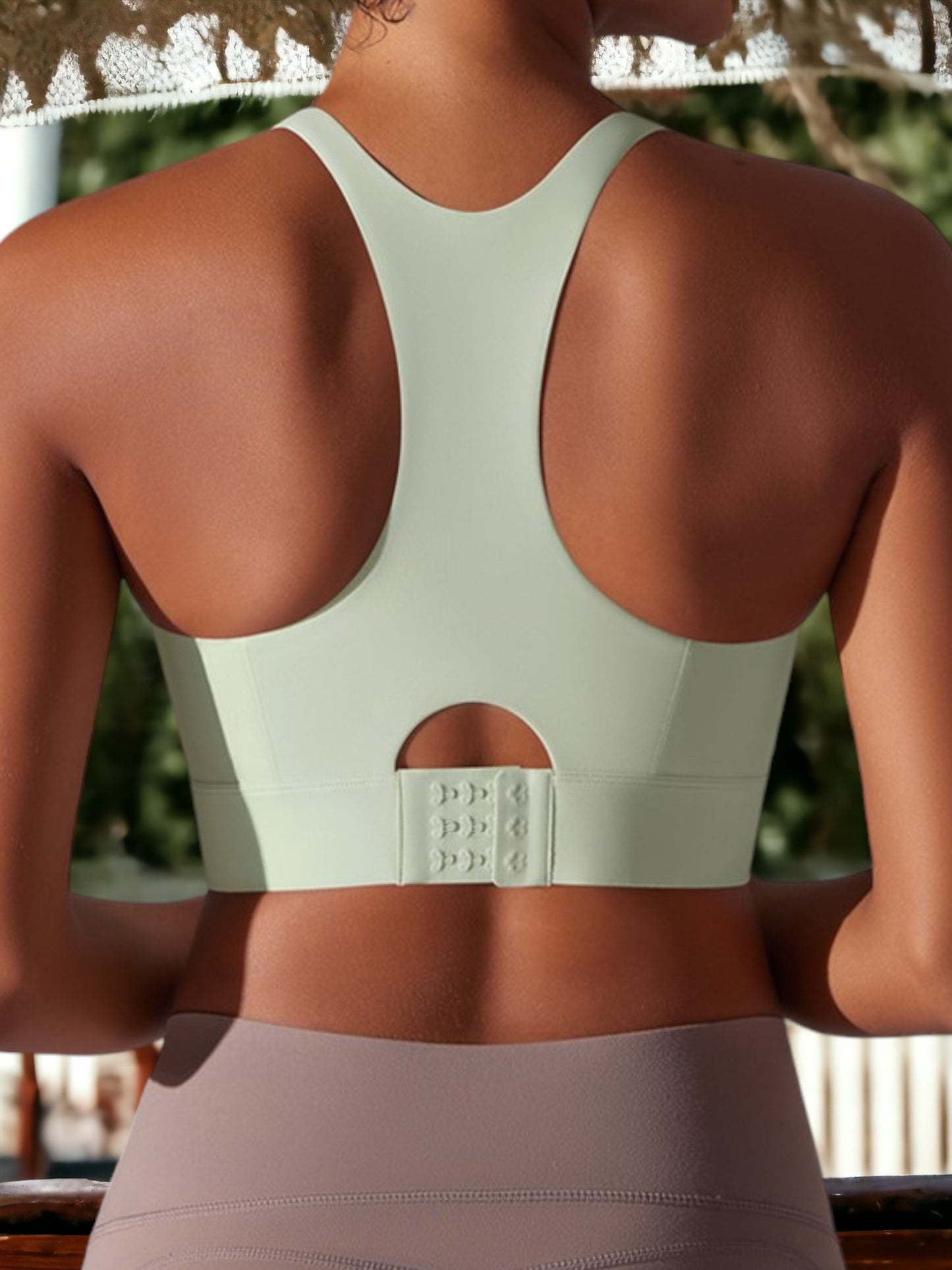 Sujetador deportivo sin costuras con escote en U y espalda cruzada