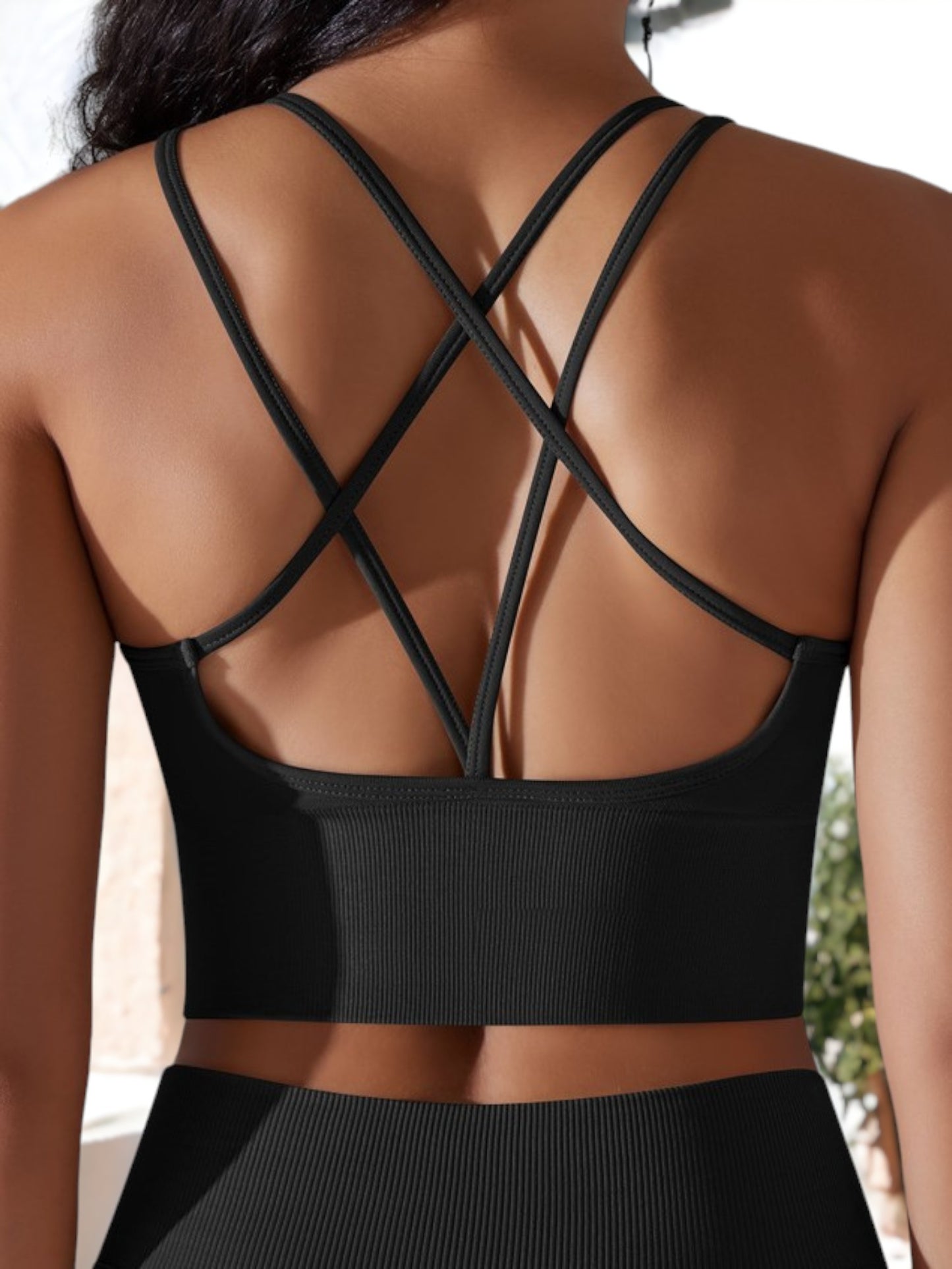 Tight Fitting Seamless Cross Strapped Sport Yoga Bra