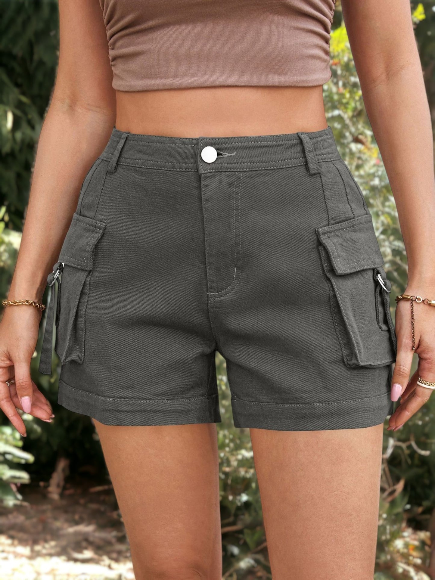 Pantalones cortos cargo informales con cintura alta y bolsillos laterales detallados para mujer