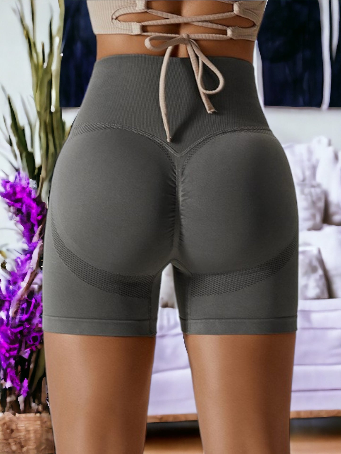 Pantalones cortos deportivos ajustados de cintura alta que realzan la cadera