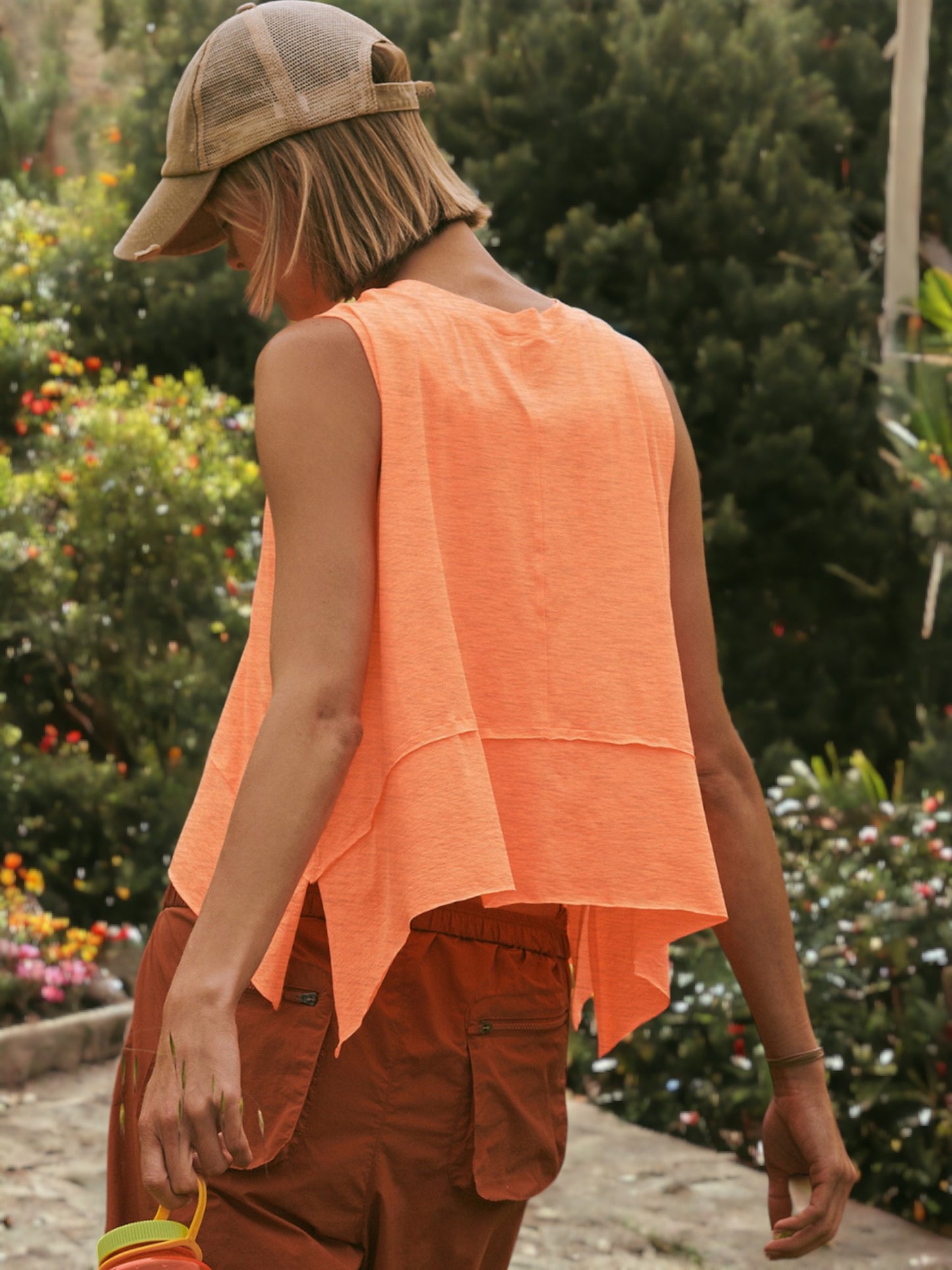 Relaxed Sleeveless Side Slit Workout Tank Top