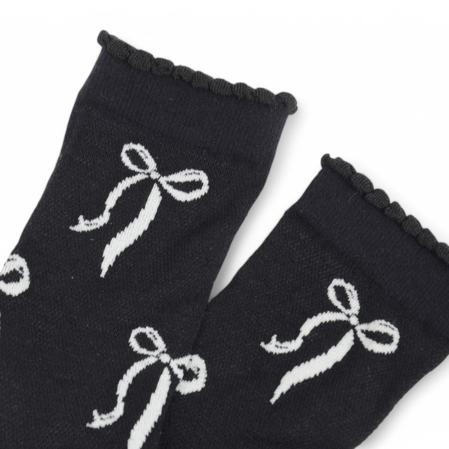 Women's 2-Pack Bow Pattern Crew Socks with Scalloped Trim and Contrast Details