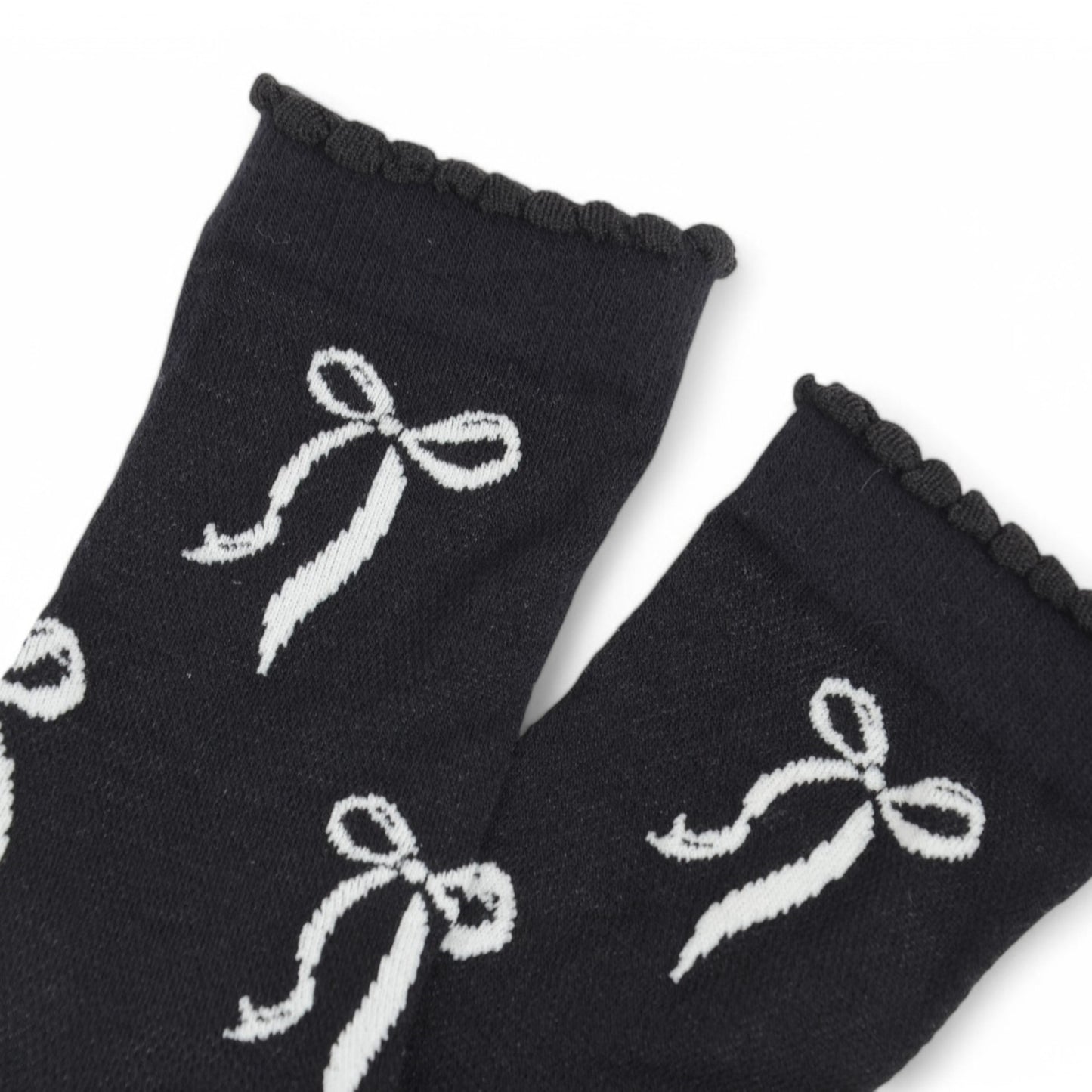 Women's 2-Pack Bow Pattern Crew Socks with Scalloped Trim and Contrast Details