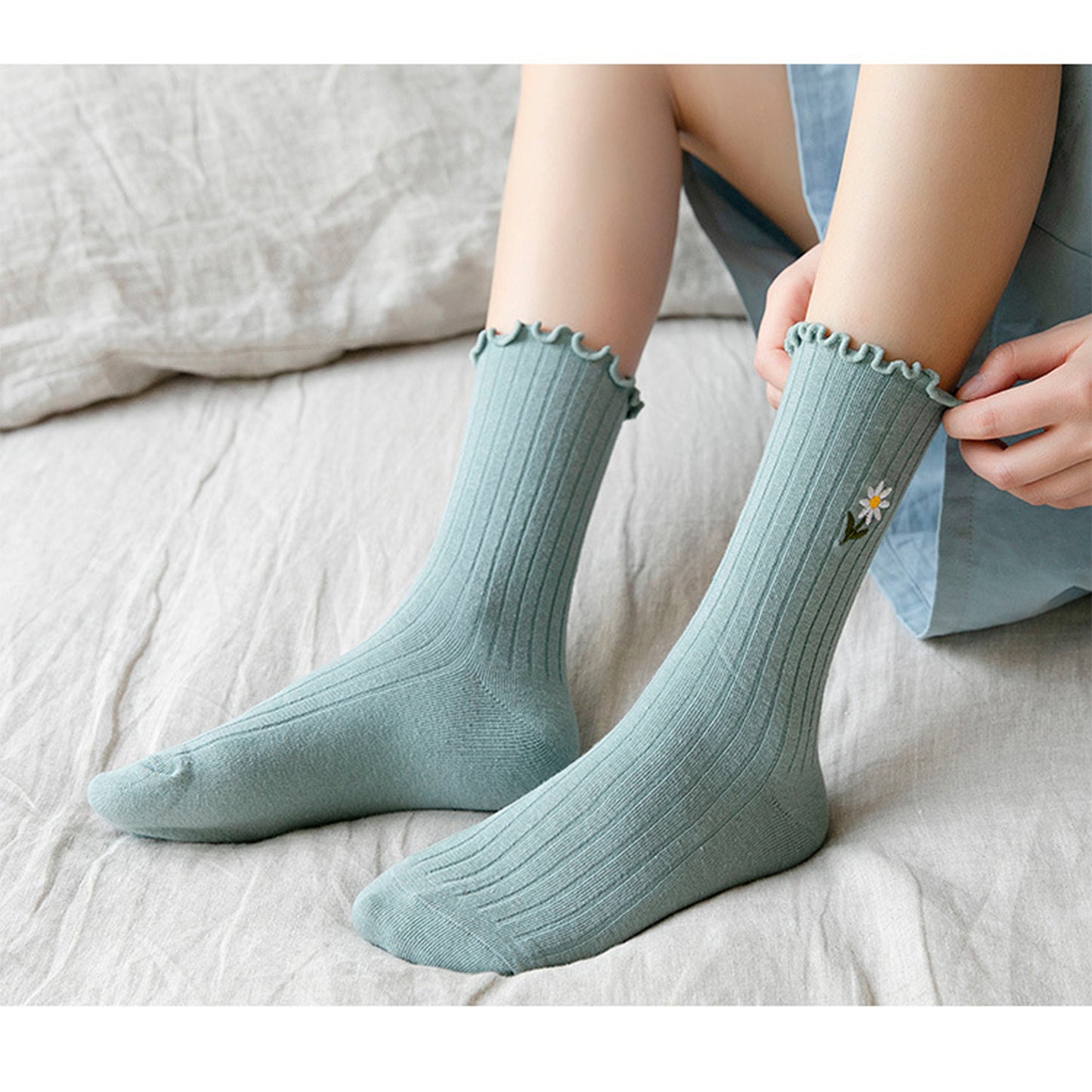 Anna-Kaci Women's 4 Pairs Ribbed Knit Socks with Daisy Embroidery Lettuce Edge Cuffs Soft Stretch Fabric