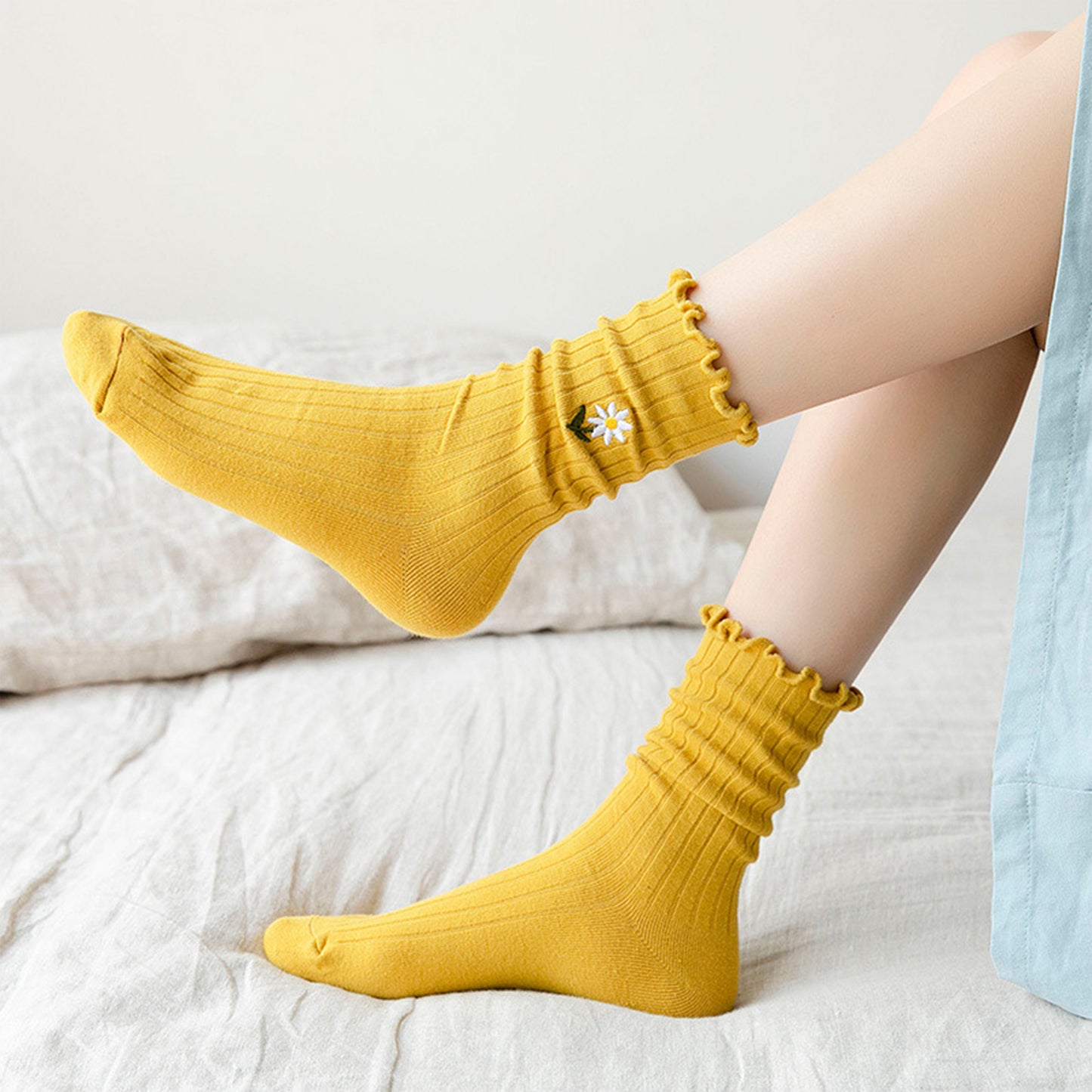 Anna-Kaci Women's 4 Pairs Ribbed Knit Socks with Daisy Embroidery Lettuce Edge Cuffs Soft Stretch Fabric