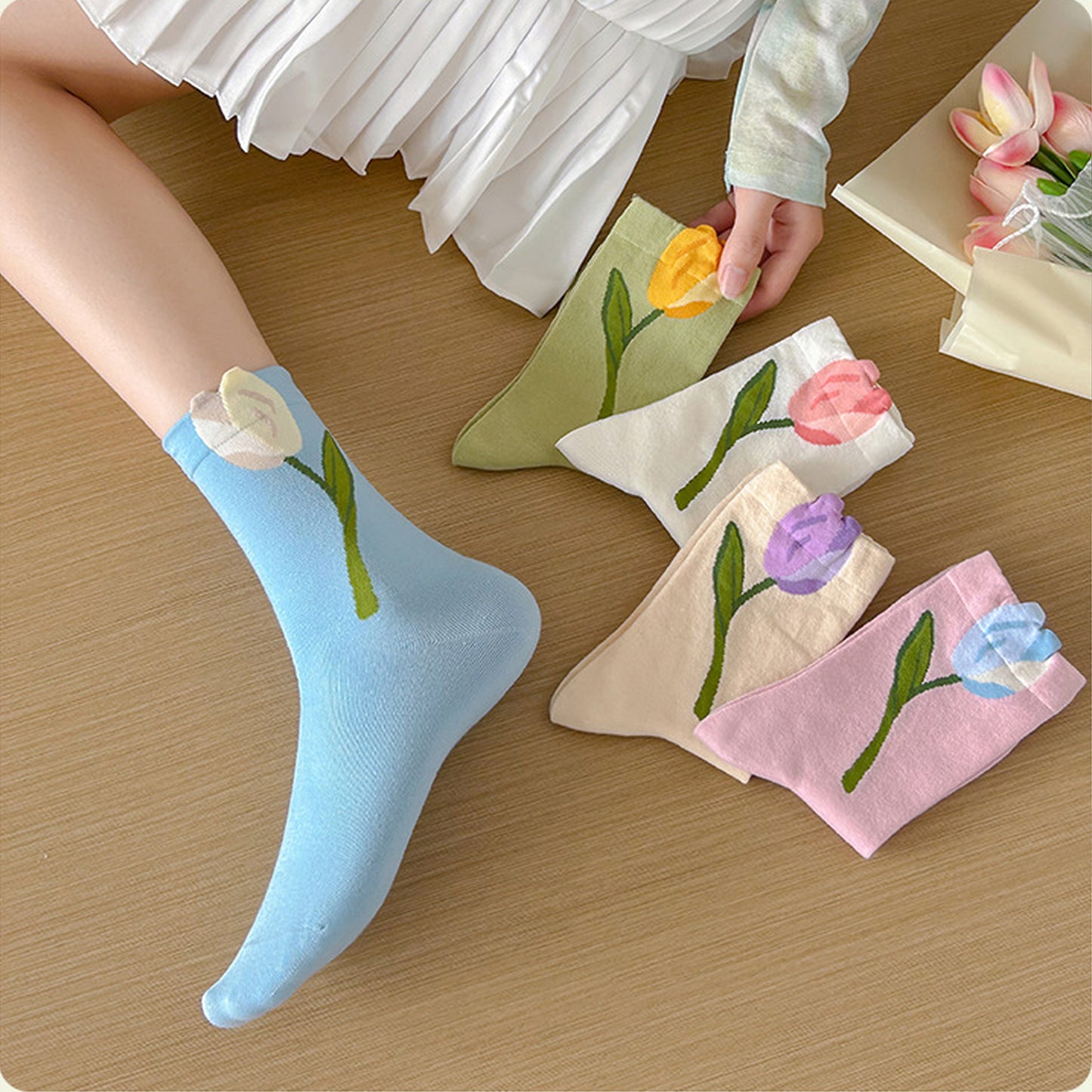 Anna-Kaci 6pk Women's Ankle Socks with Tulip Embroidery