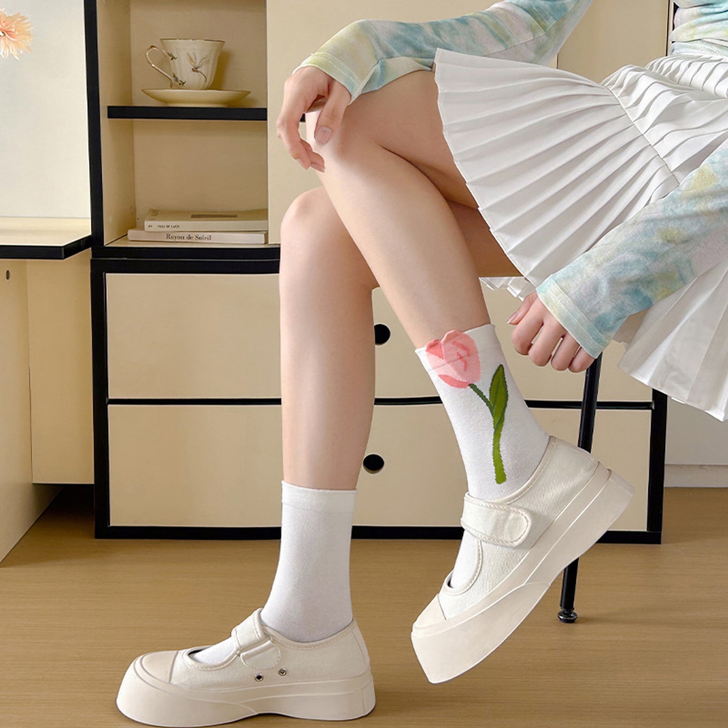 Anna-Kaci 6pk Women's Ankle Socks with Tulip Embroidery