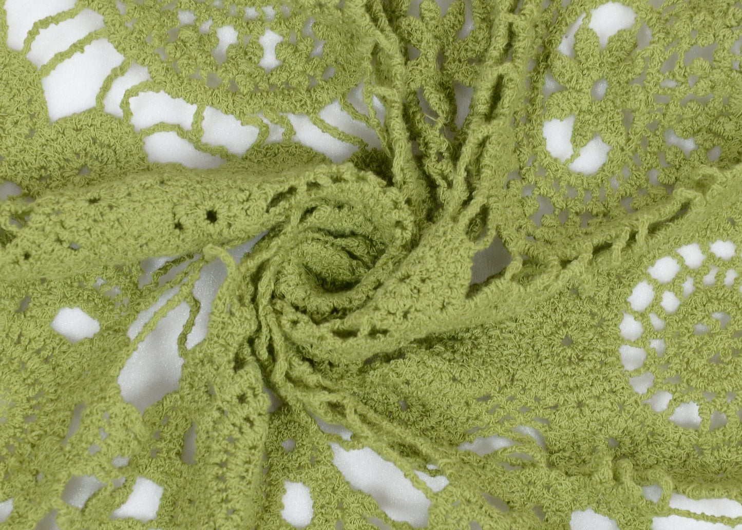 Chaleco abierto al frente con diseño floral de crochet