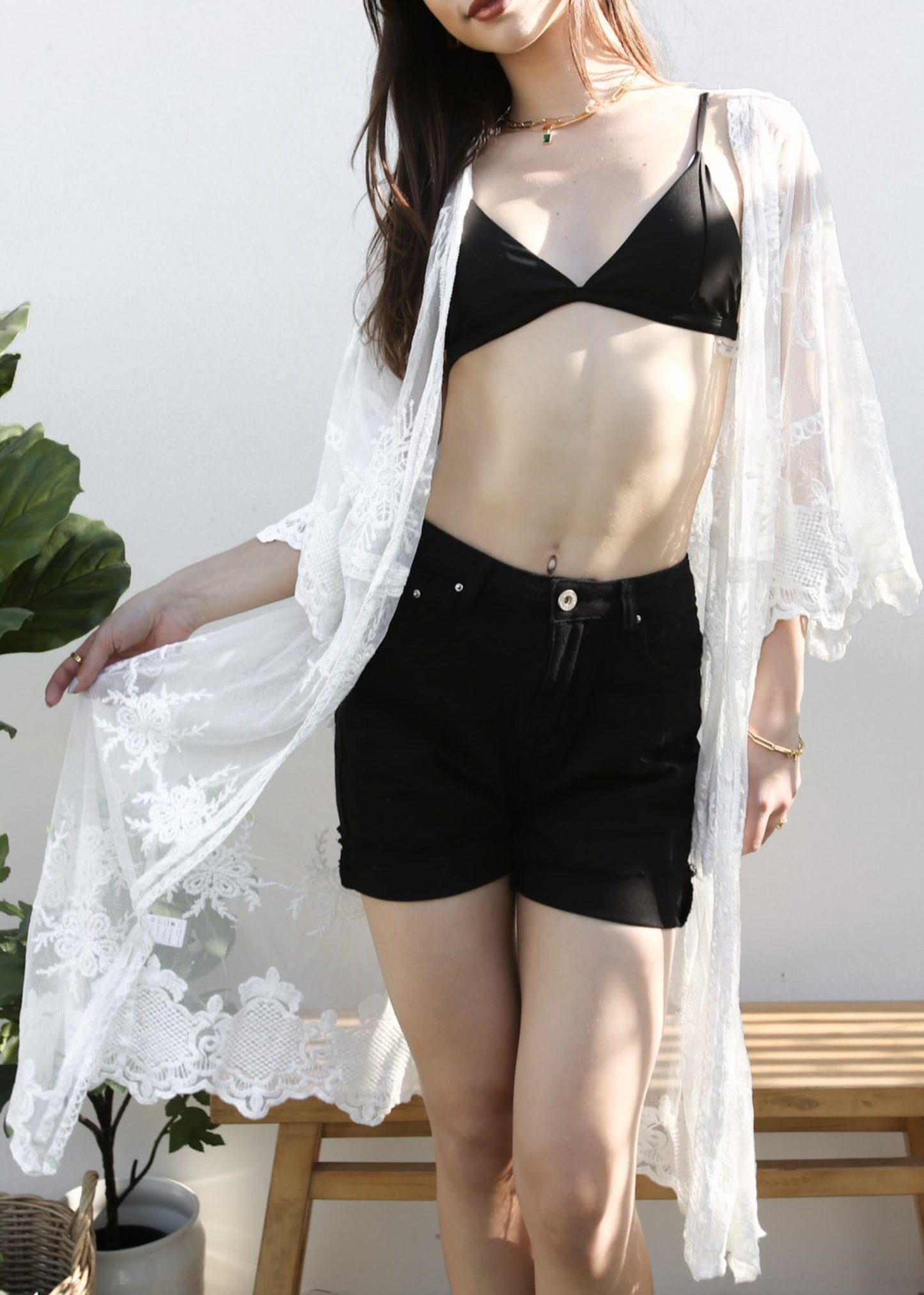 Kimono largo con bordado de encaje floral