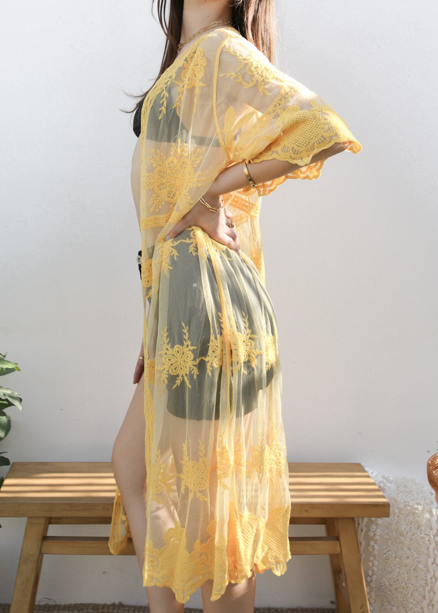 Kimono largo con bordado de encaje floral