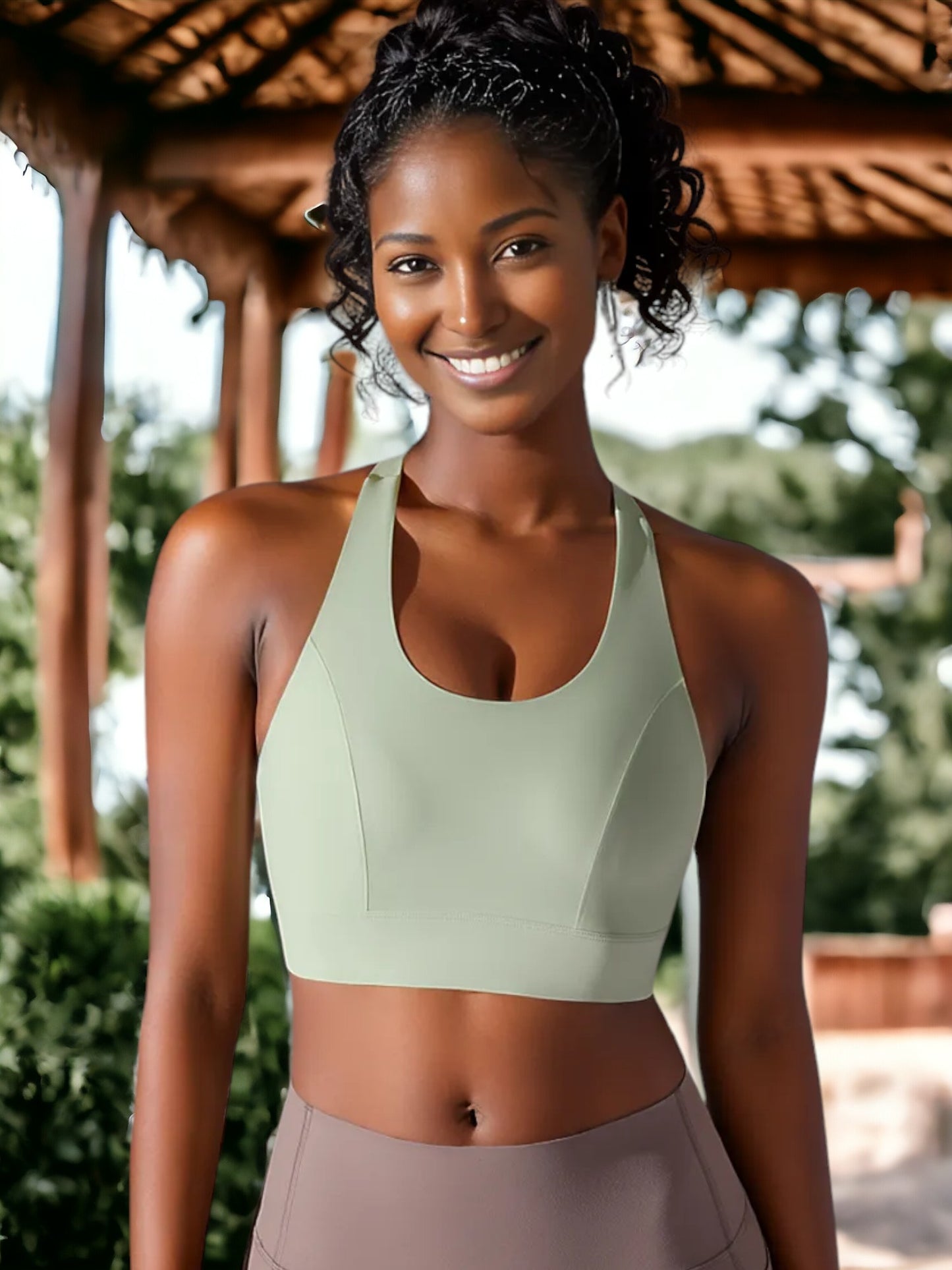 Sujetador deportivo sin costuras con escote en U y espalda cruzada