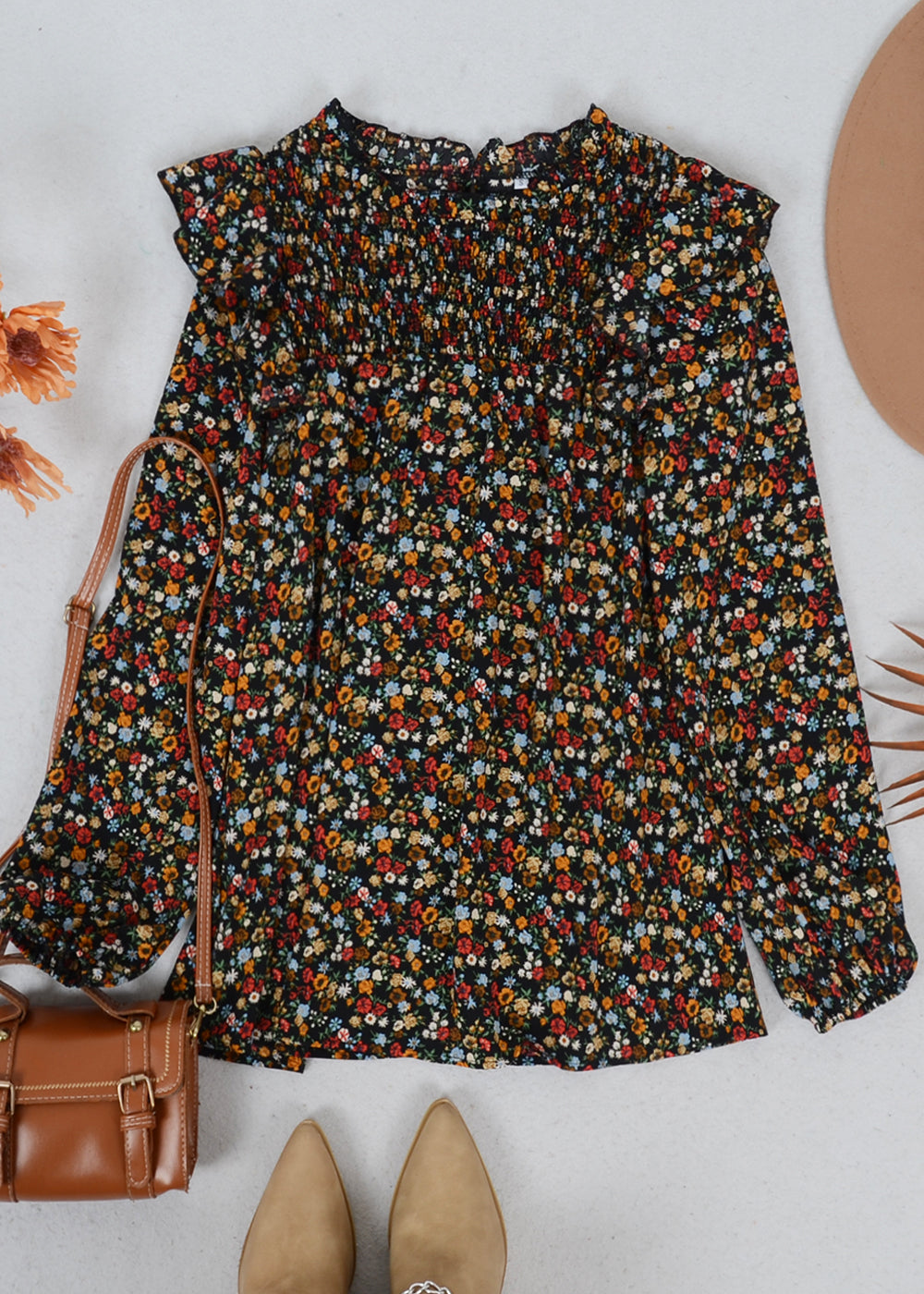 Blusa de manga larga con cuello fruncido y volantes