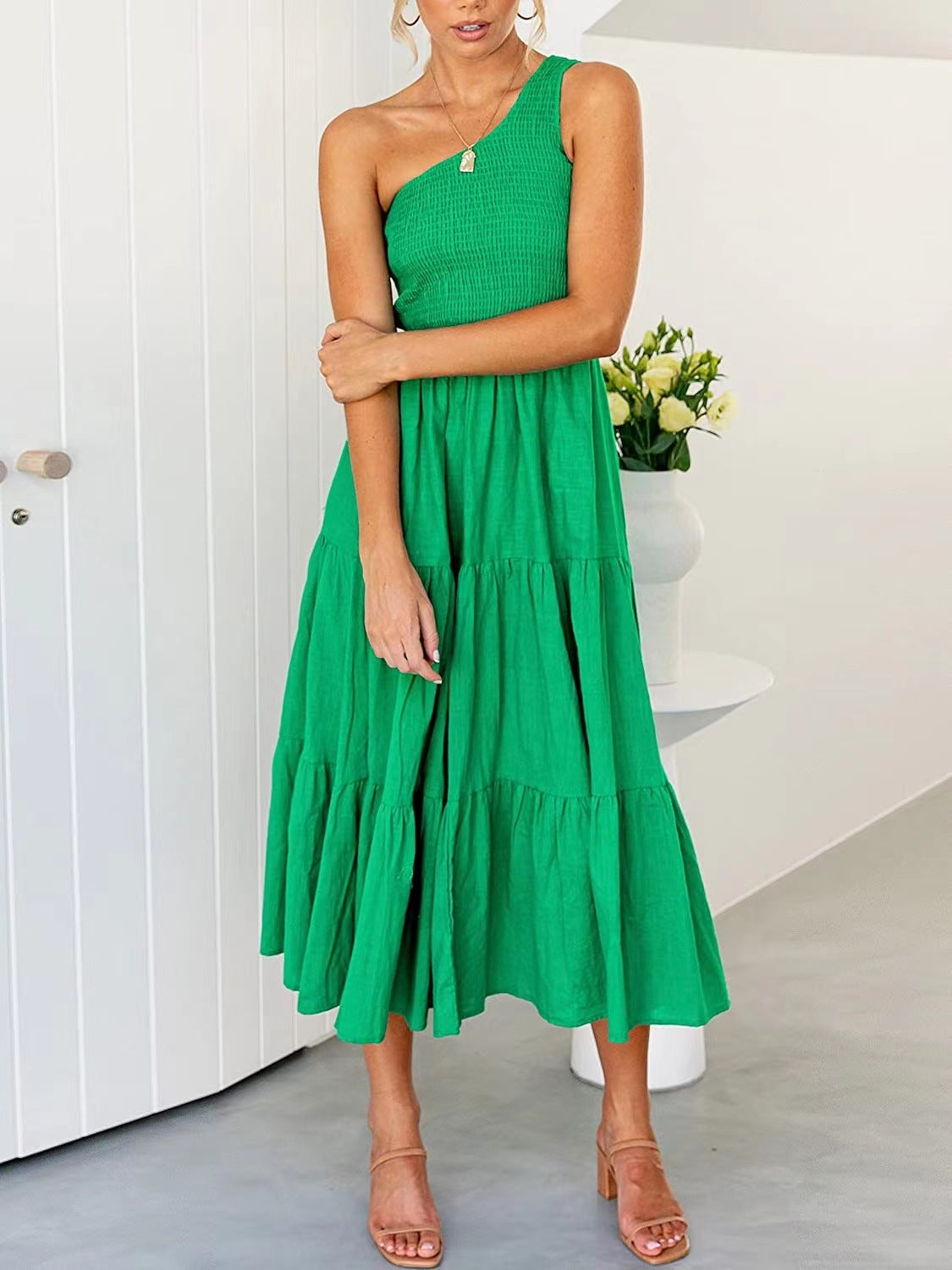 Vestido largo de verano para mujer de Anna-Kaci, estilo bohemio, con un hombro al descubierto, sin mangas, fruncido, holgado, con capas, para fiesta en la playa