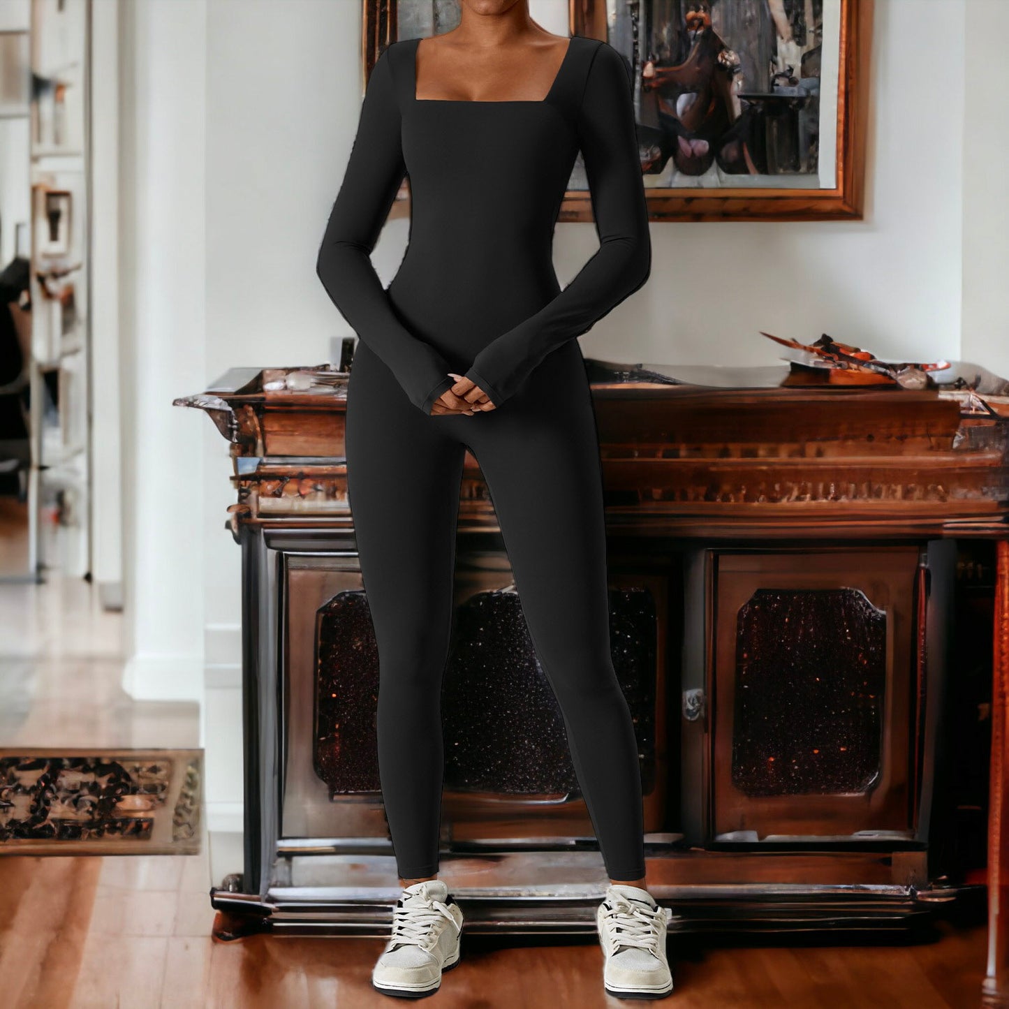 Mono de cuello cuadrado