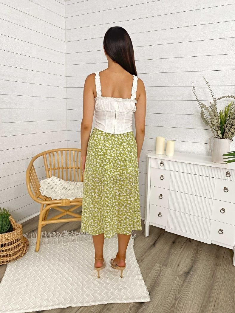 Camiseta de tirantes con busto fruncido y volantes