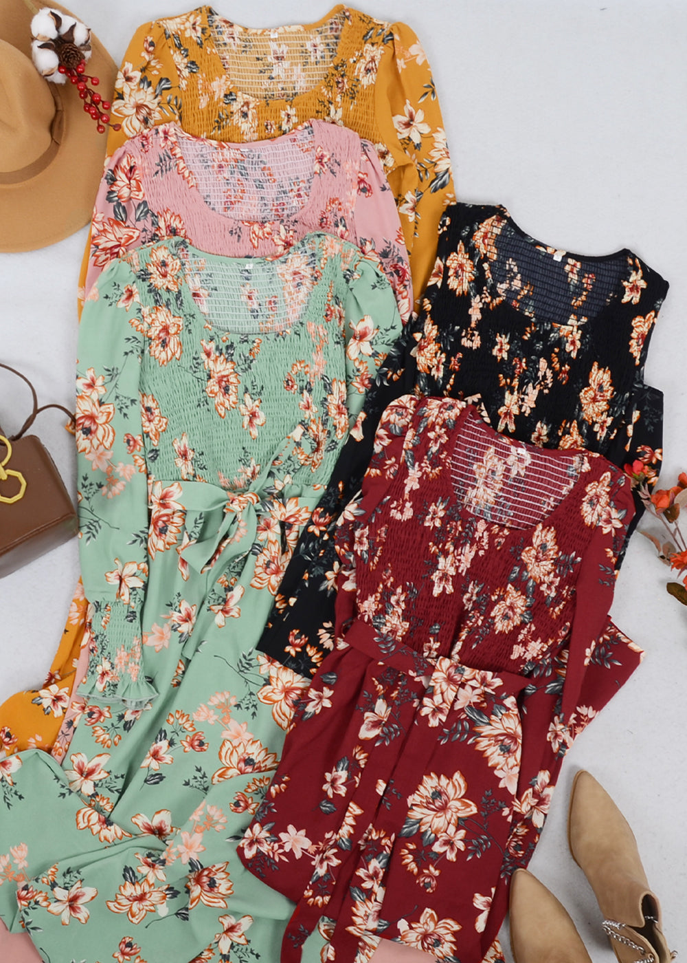 Vestido floral fruncido con escote redondo