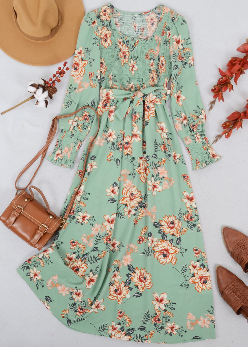 Vestido floral fruncido con escote redondo