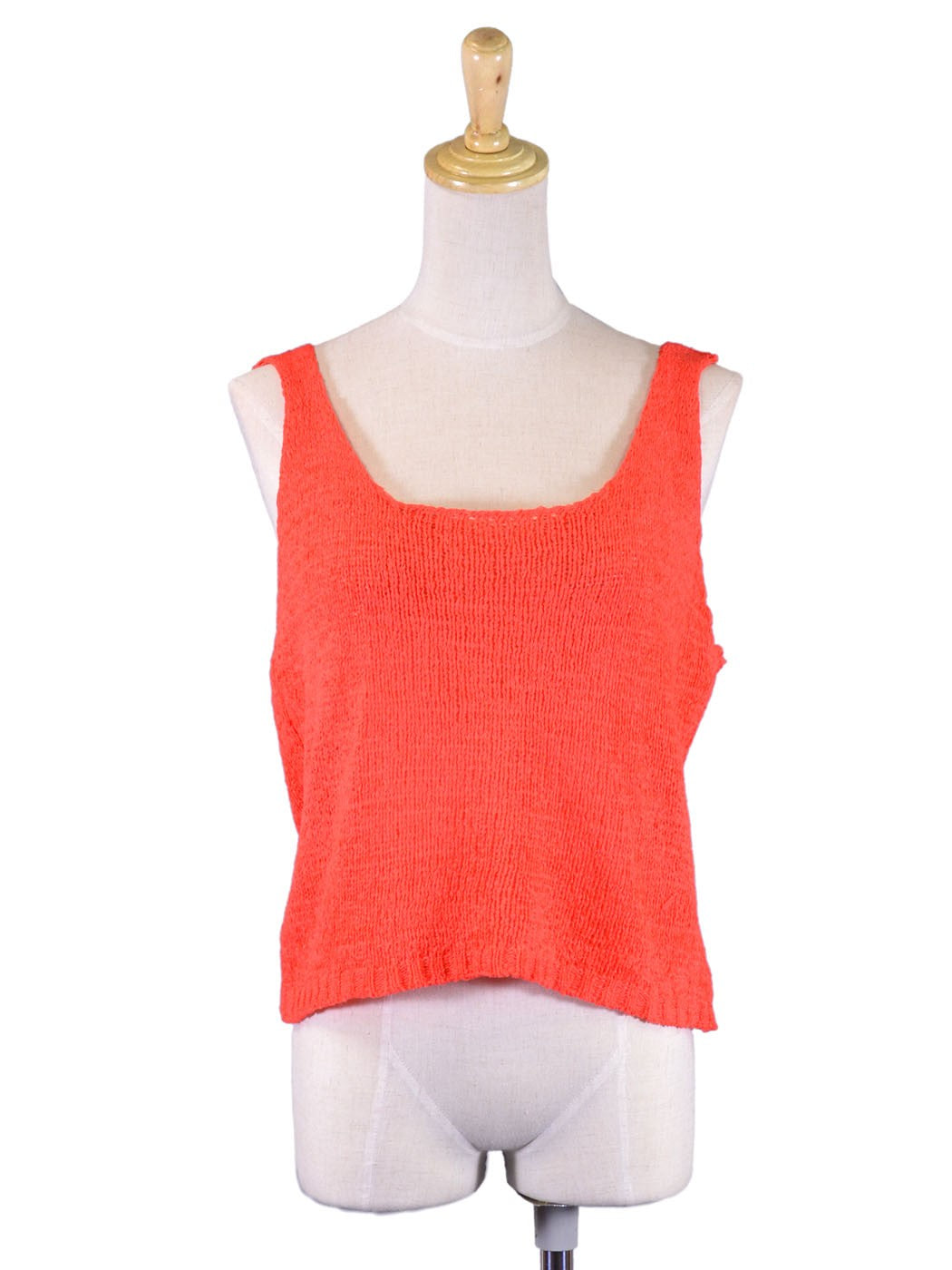 Camiseta sin mangas de punto con escote redondo y espalda torcida sexy en color coral neón Voltaic En Creme