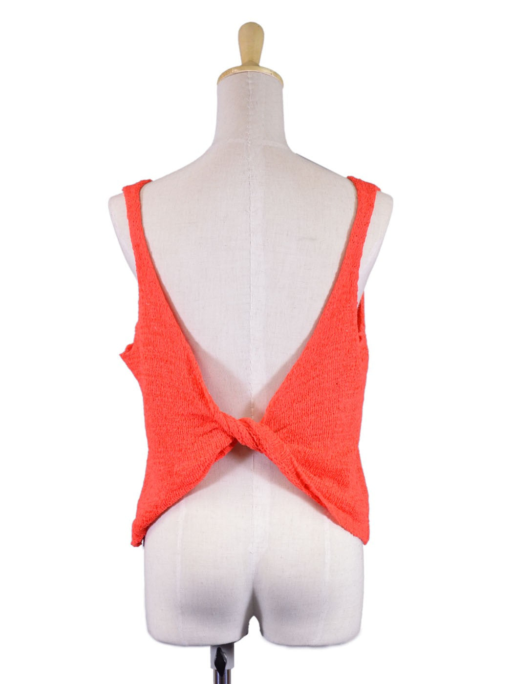 Camiseta sin mangas de punto con escote redondo y espalda torcida sexy en color coral neón Voltaic En Creme
