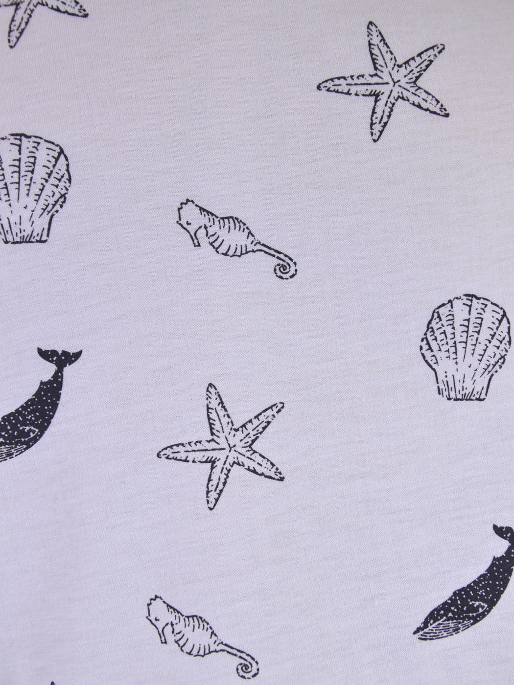 En Creme Aquatic Collection Black and White Print Muscle Shirt Cropped Tee