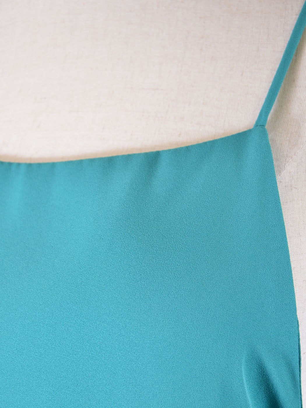 Audrey 3+1 Oh My Vibrant Solid Emerald Sleeveless Sporty Short Woven Romper