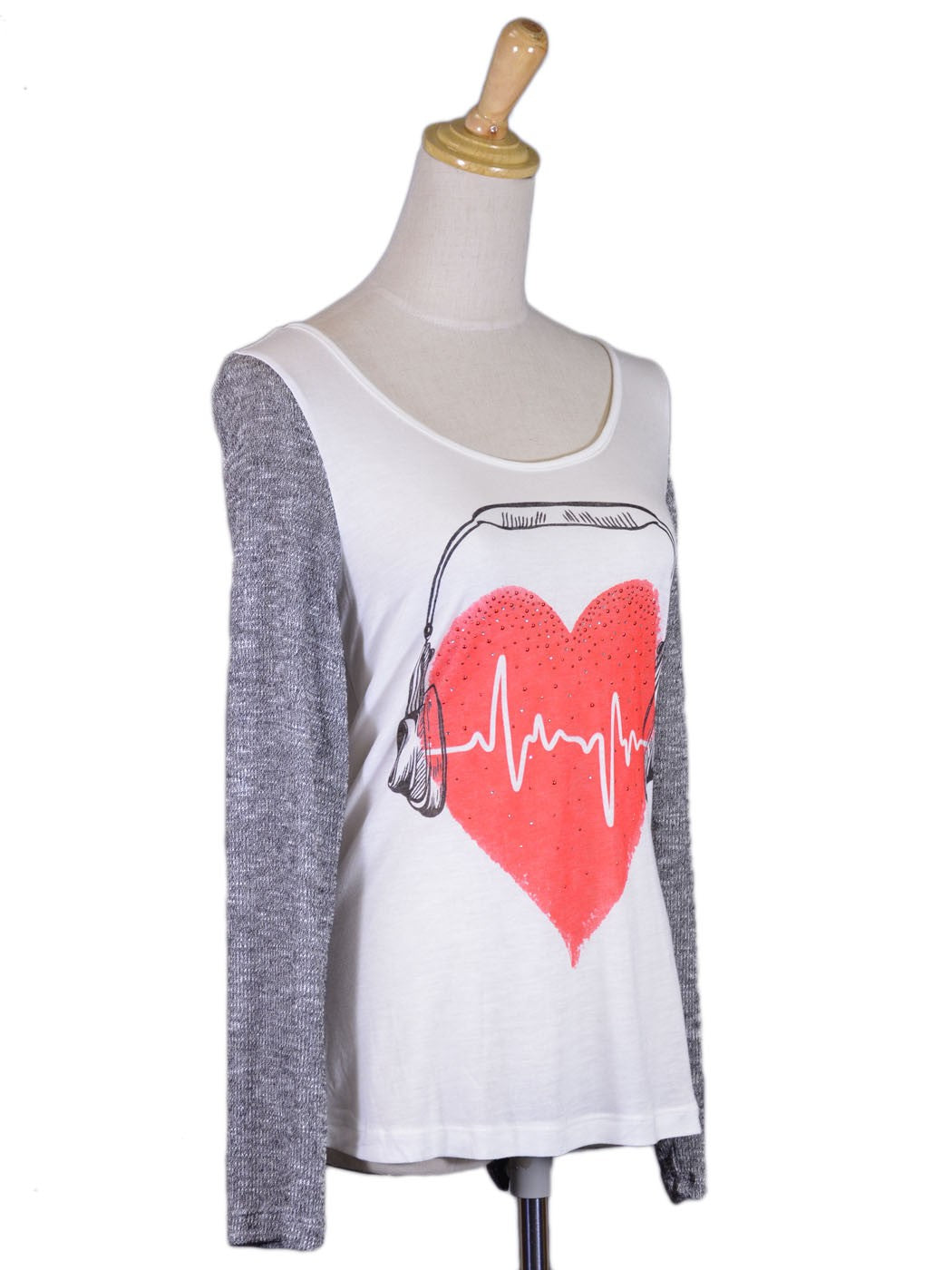 Top de punto clásico informal con mangas largas y mensaje en la espalda Our Hearts Have Beats