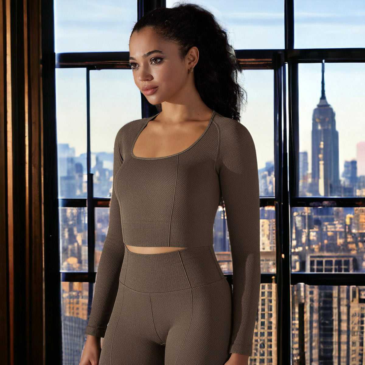 Top deportivo texturizado con escote cuadrado